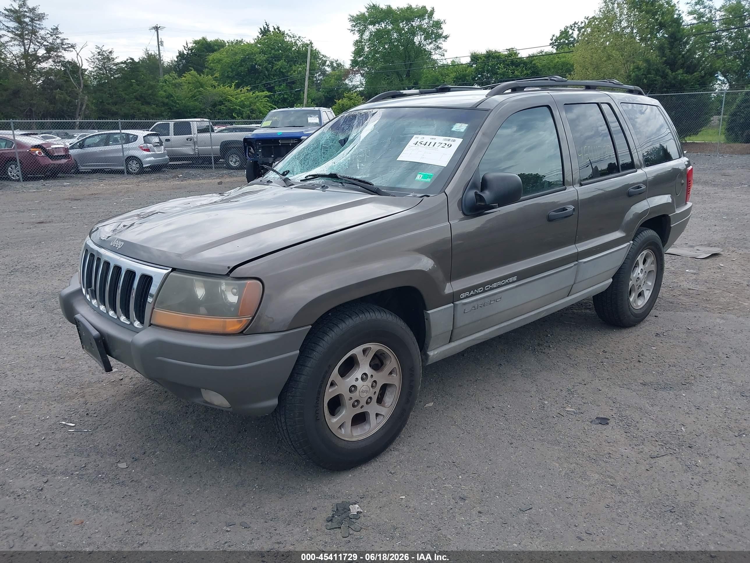 1999 Jeep Grand Cherokee Laredo Gray vin: 1J4GW58N2XC730375