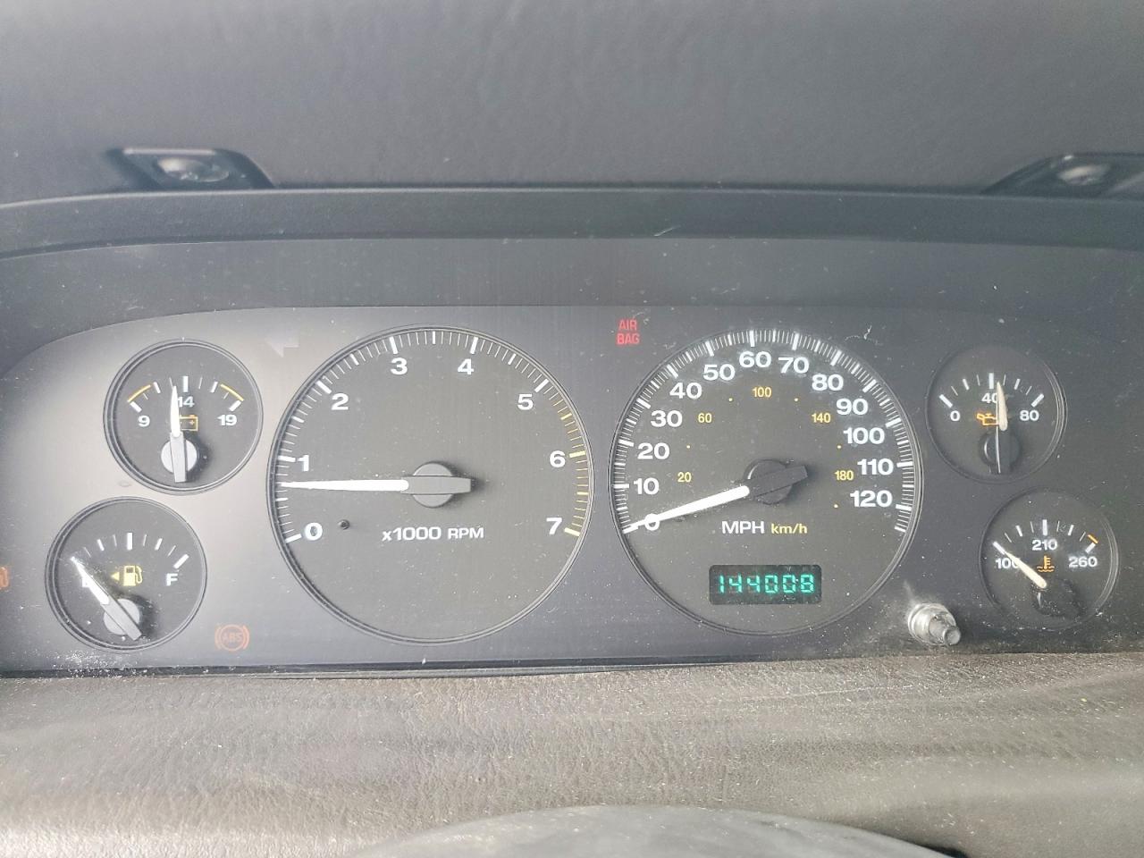 1999 Jeep Grand Cherokee Laredo Burgundy vin: 1J4GW58N2XC784839