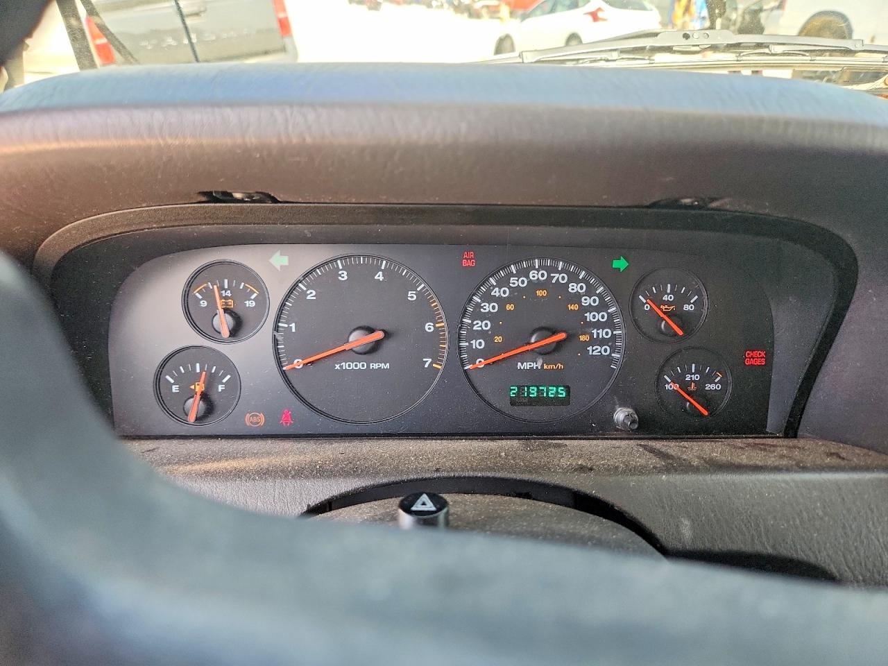 2000 Jeep Grandrokee Серый vin: 1J4GW58N2YC142526