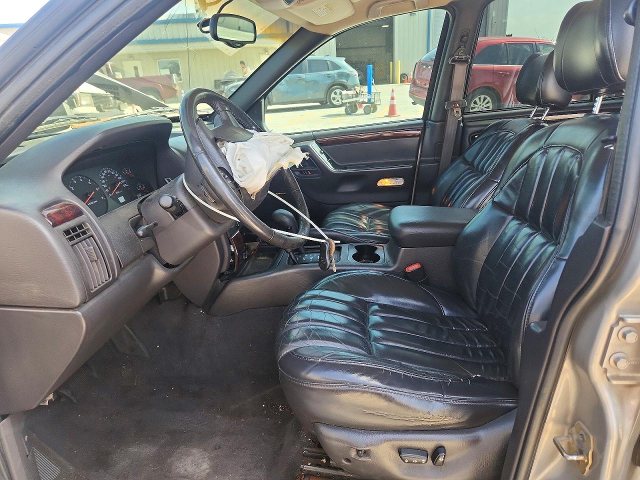 2000 Jeep Grandrokee Серый vin: 1J4GW58N2YC142526