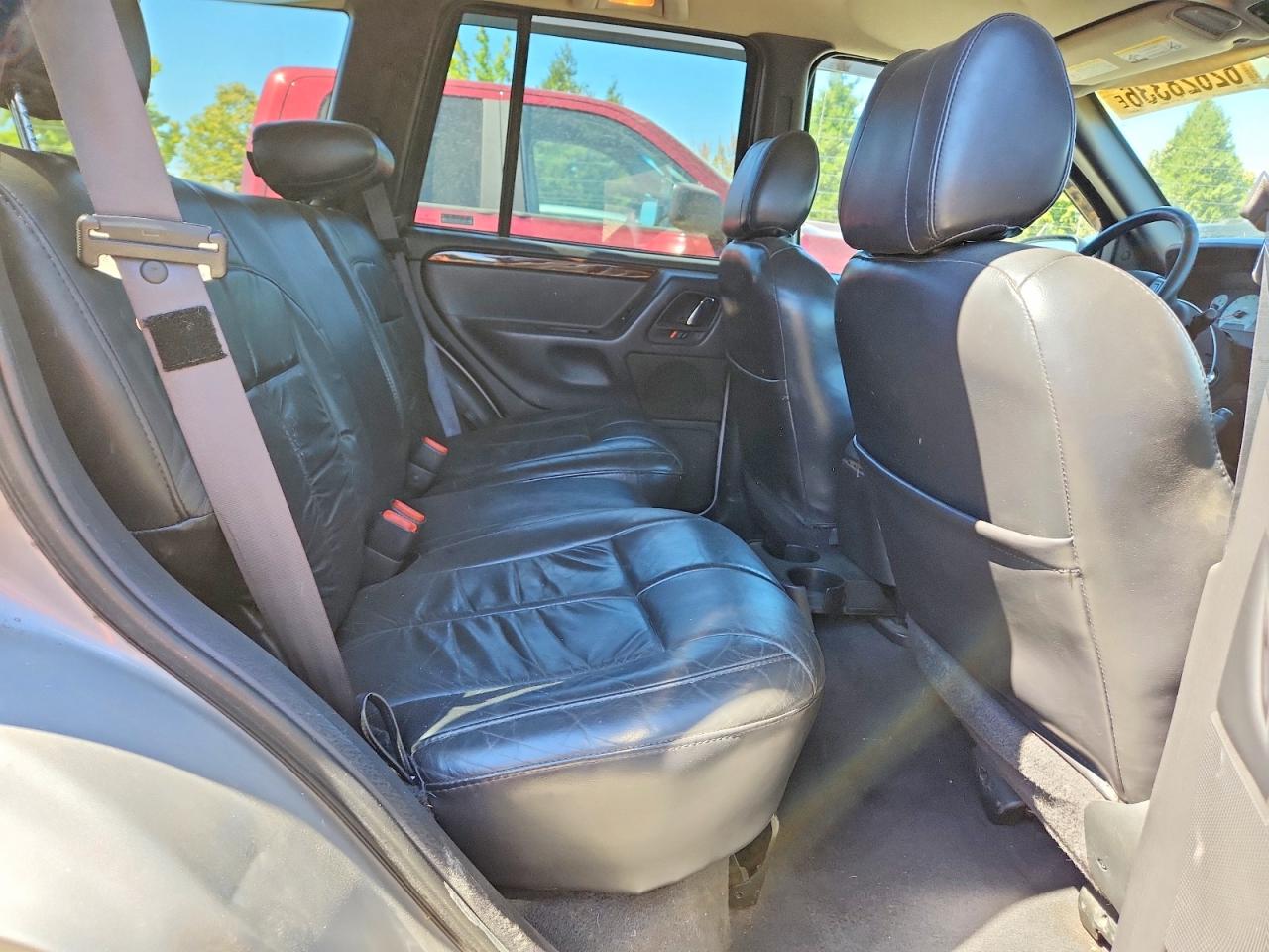 2001 Jeep Grand Cherokee Limited Silver vin: 1J4GW58N71C551711