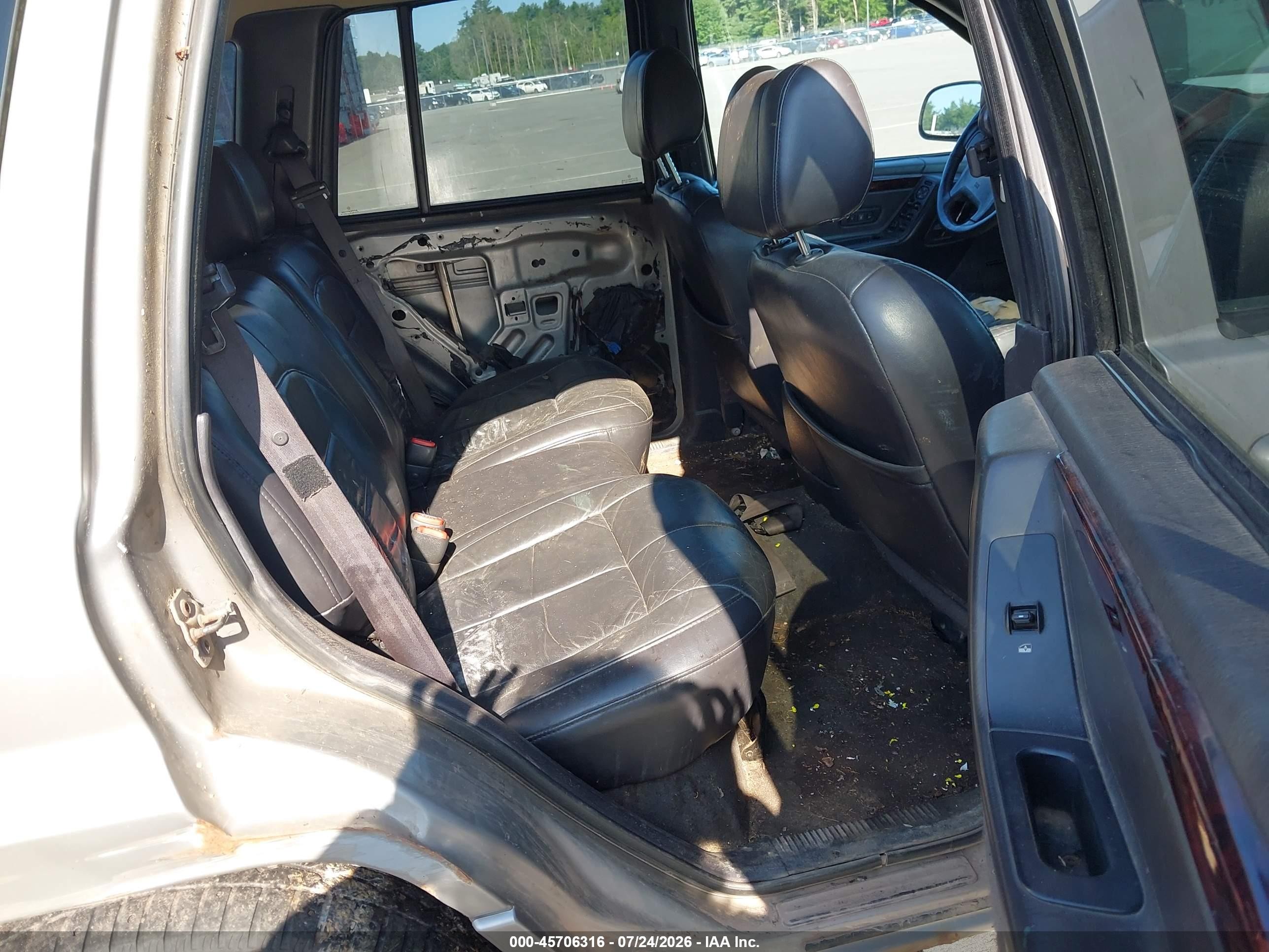 2001 Jeep Grand Cherokee Limited Silver vin: 1J4GW58N71C723509