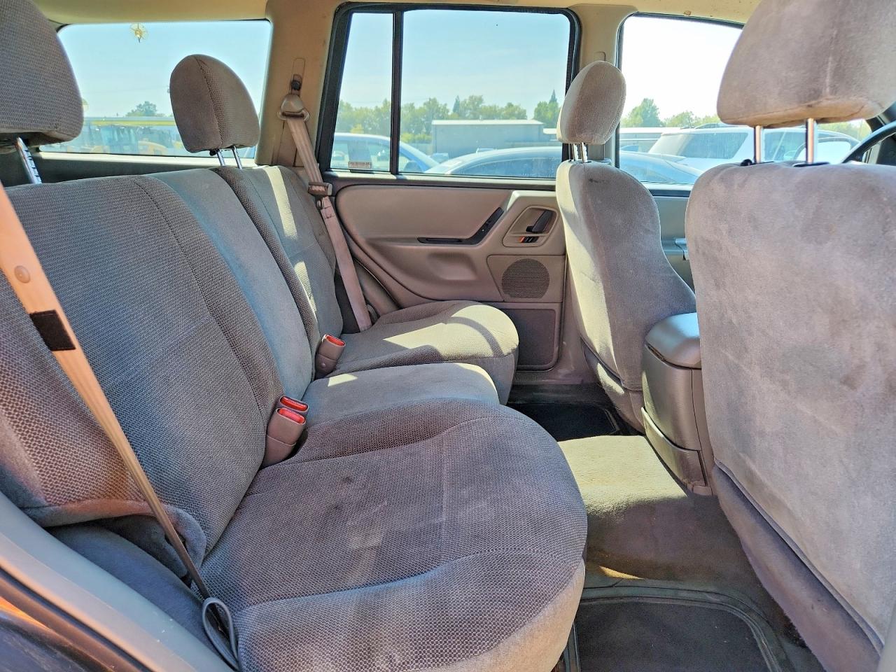 1999 Jeep Grand Cherokee Laredo Gray vin: 1J4GW58S5XC687799