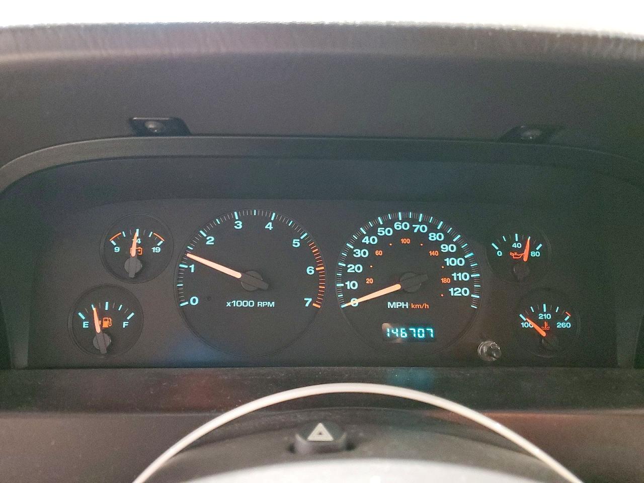 1999 Jeep Grand Cherokee Laredo Gray vin: 1J4GW58S7XC553733