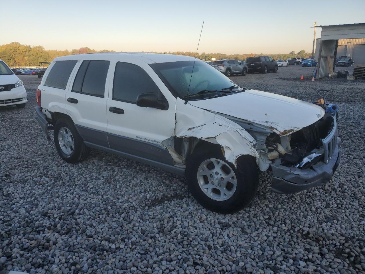 1999 Jeep Cherokee White vin: 1J4GW58S9XC616248