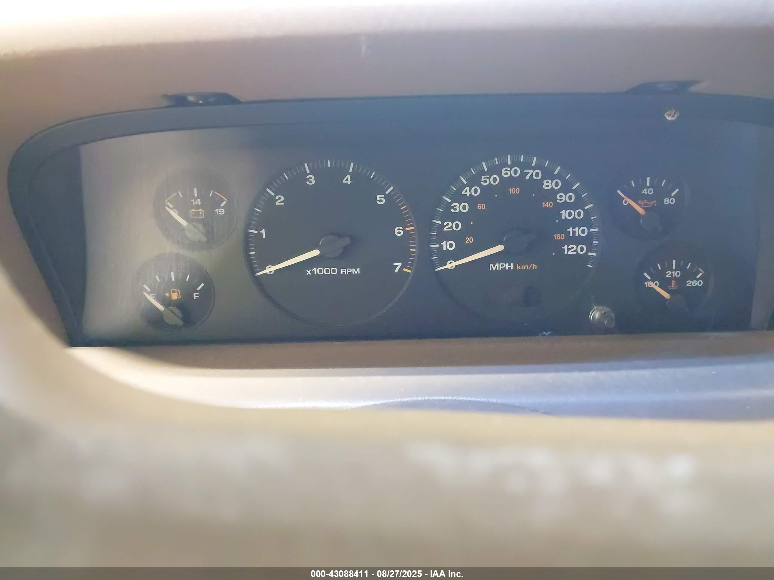 1999 Jeep Grand Cherokee Limited Зеленый vin: 1J4GW68N9XC778208