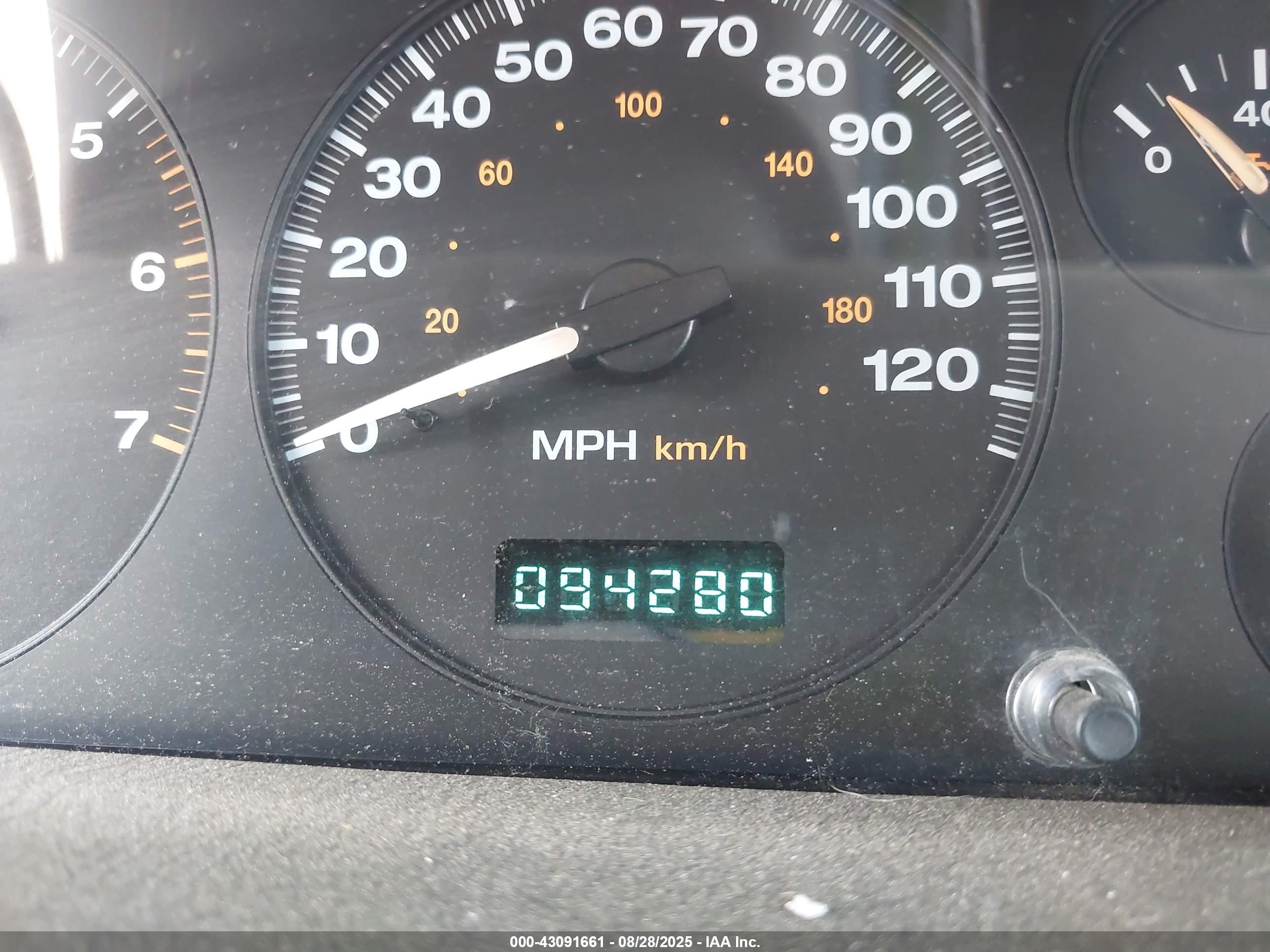 1999 Jeep Grand Cherokee Limited Серебряный vin: 1J4GW68N9XC803005