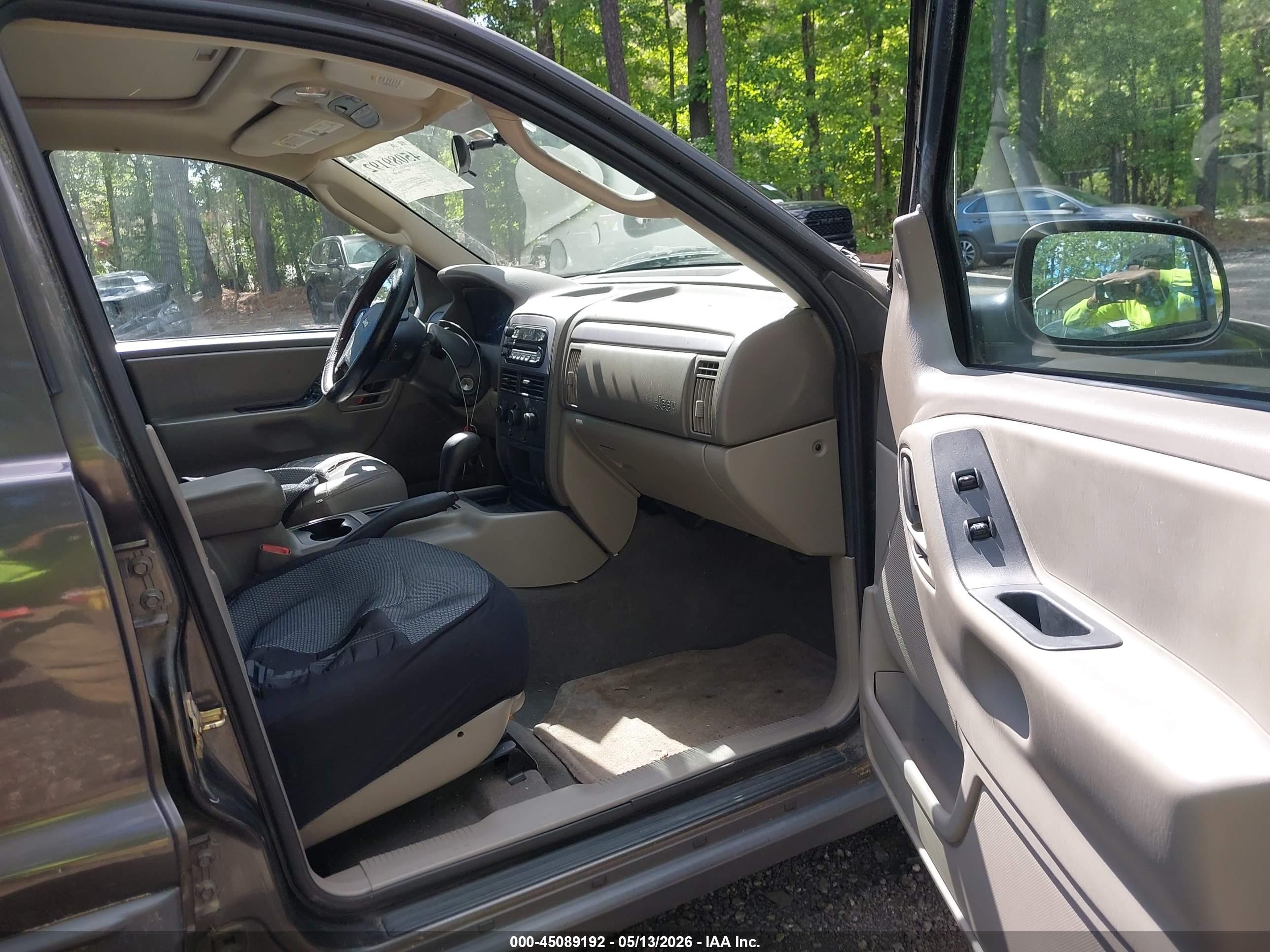 2004 Jeep Grand Cherokee Laredo Dark Brown vin: 1J4GX48N44C376040