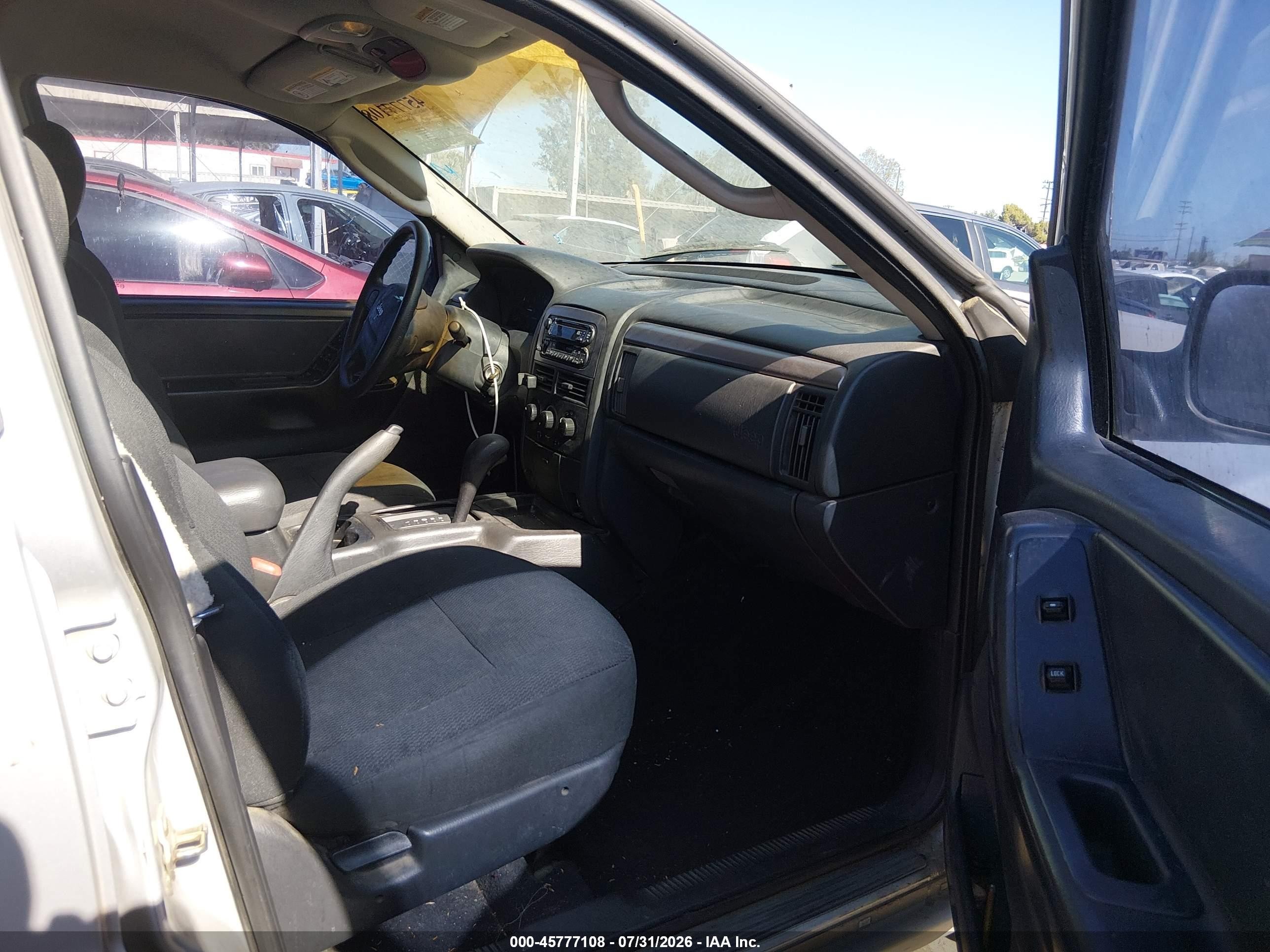 2002 Jeep Grand Cherokee Laredo Silver vin: 1J4GX48S02C313827