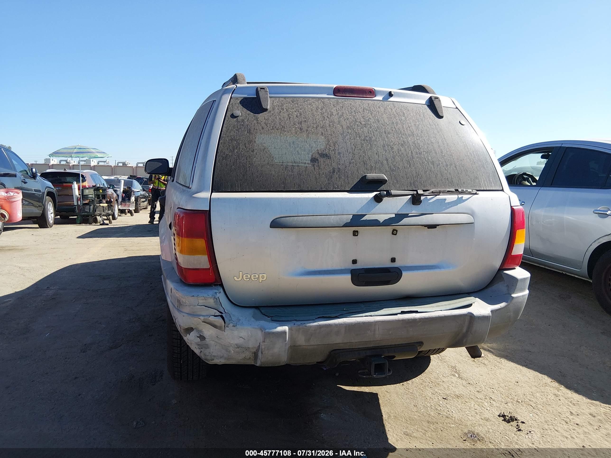 2002 Jeep Grand Cherokee Laredo Silver vin: 1J4GX48S02C313827