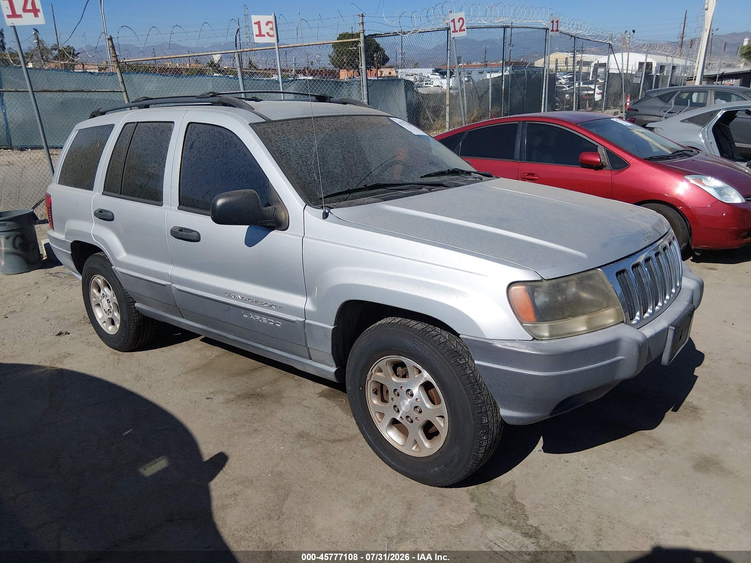 2002 Jeep Grand Cherokee Laredo Silver vin: 1J4GX48S02C313827