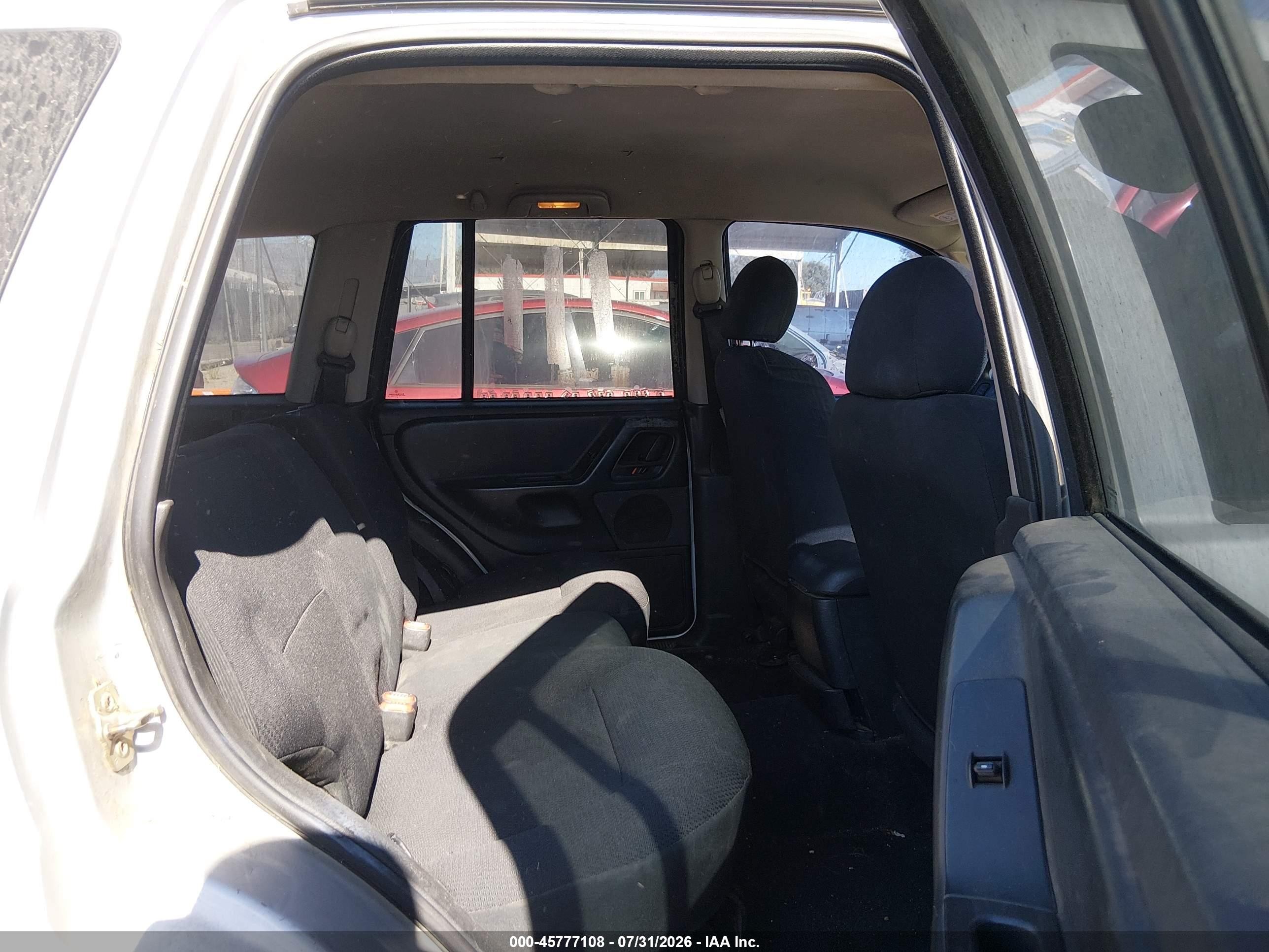 2002 Jeep Grand Cherokee Laredo Silver vin: 1J4GX48S02C313827