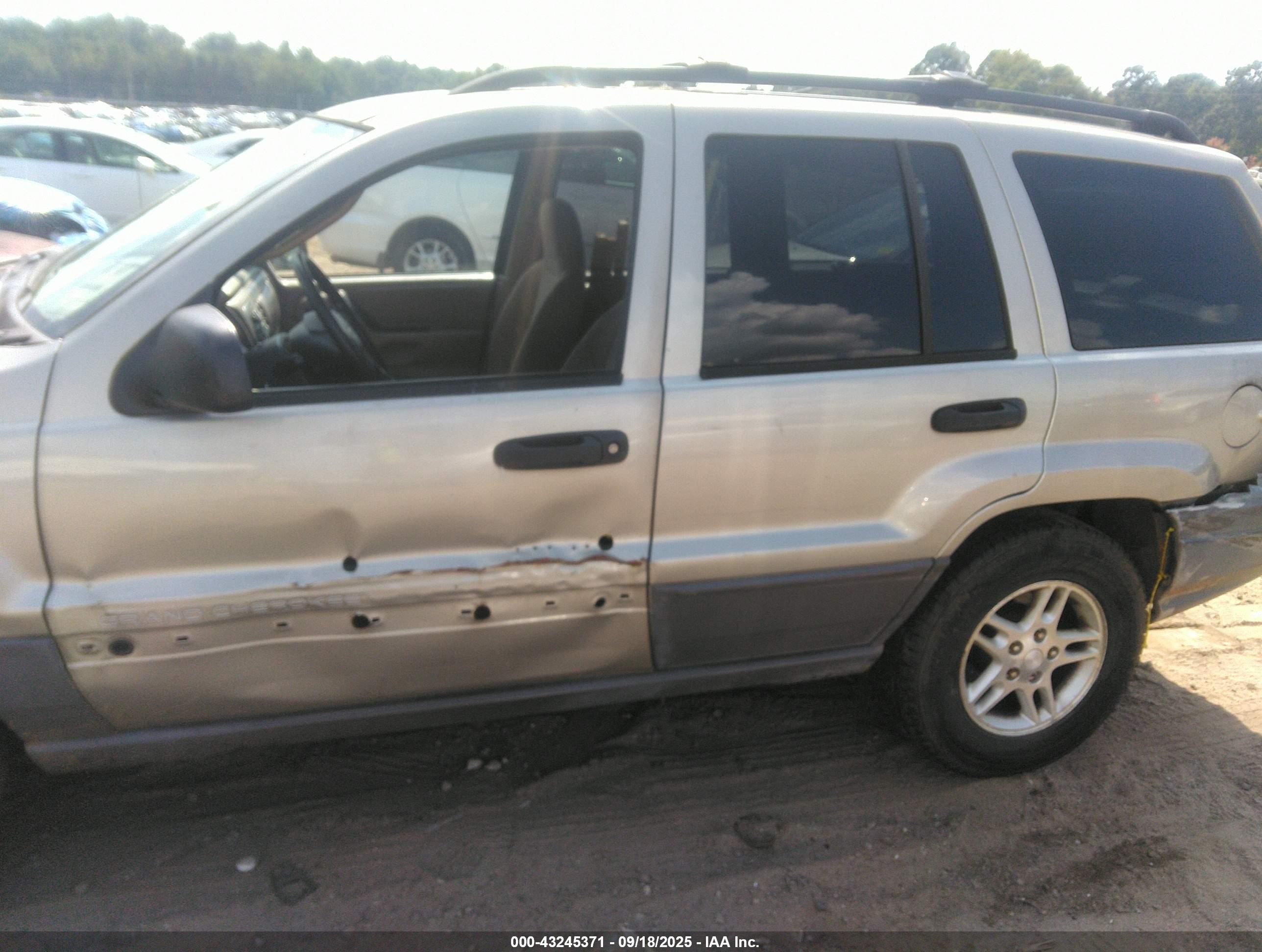 2004 Jeep Grand Cherokee Laredo Серый vin: 1J4GX48S04C227159