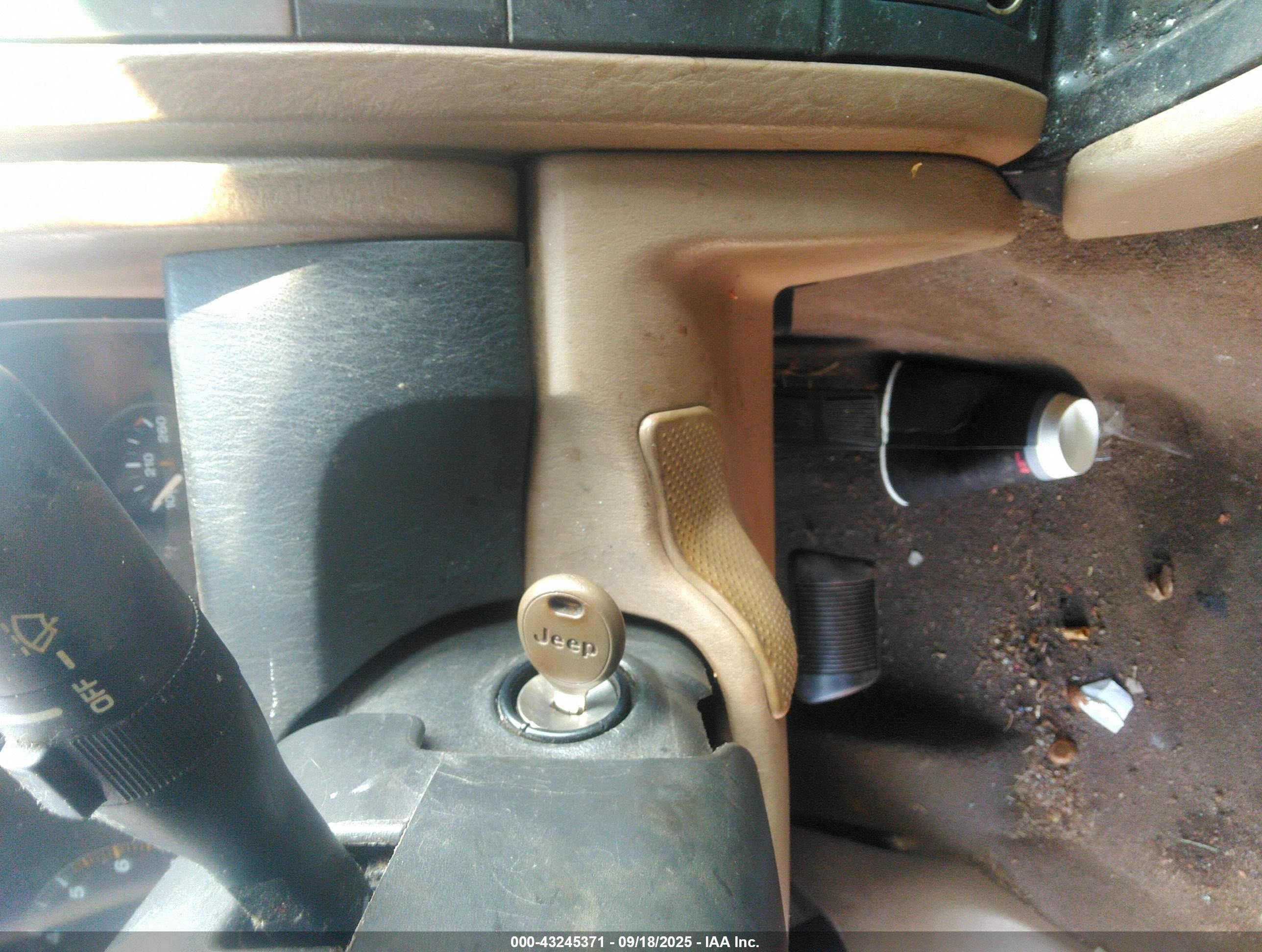 2004 Jeep Grand Cherokee Laredo Серый vin: 1J4GX48S04C227159