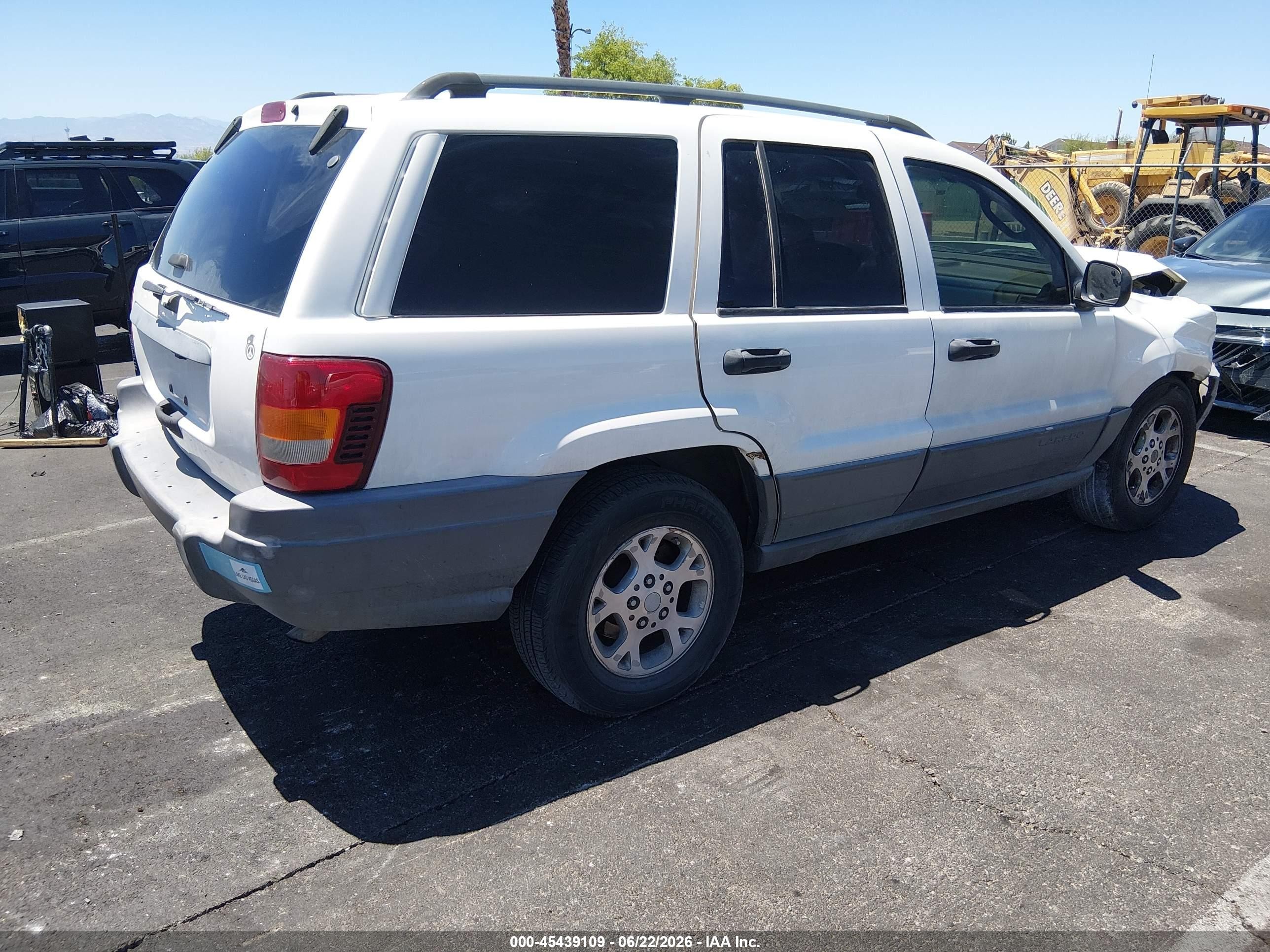 2002 Jeep Grand Cherokee Laredo White vin: 1J4GX48S22C224731