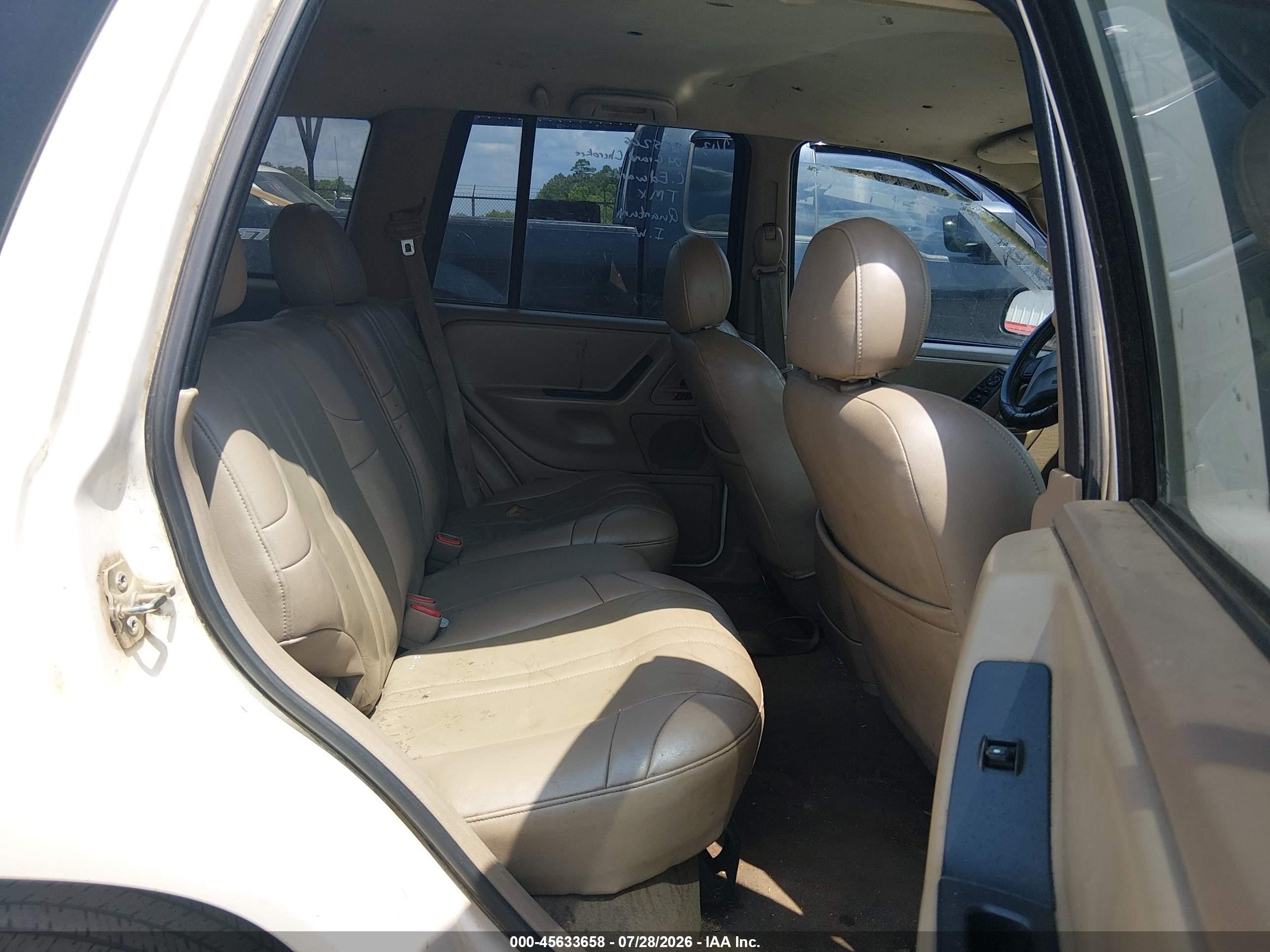 2004 Jeep Grand Cherokee Laredo White vin: 1J4GX48S24C255206
