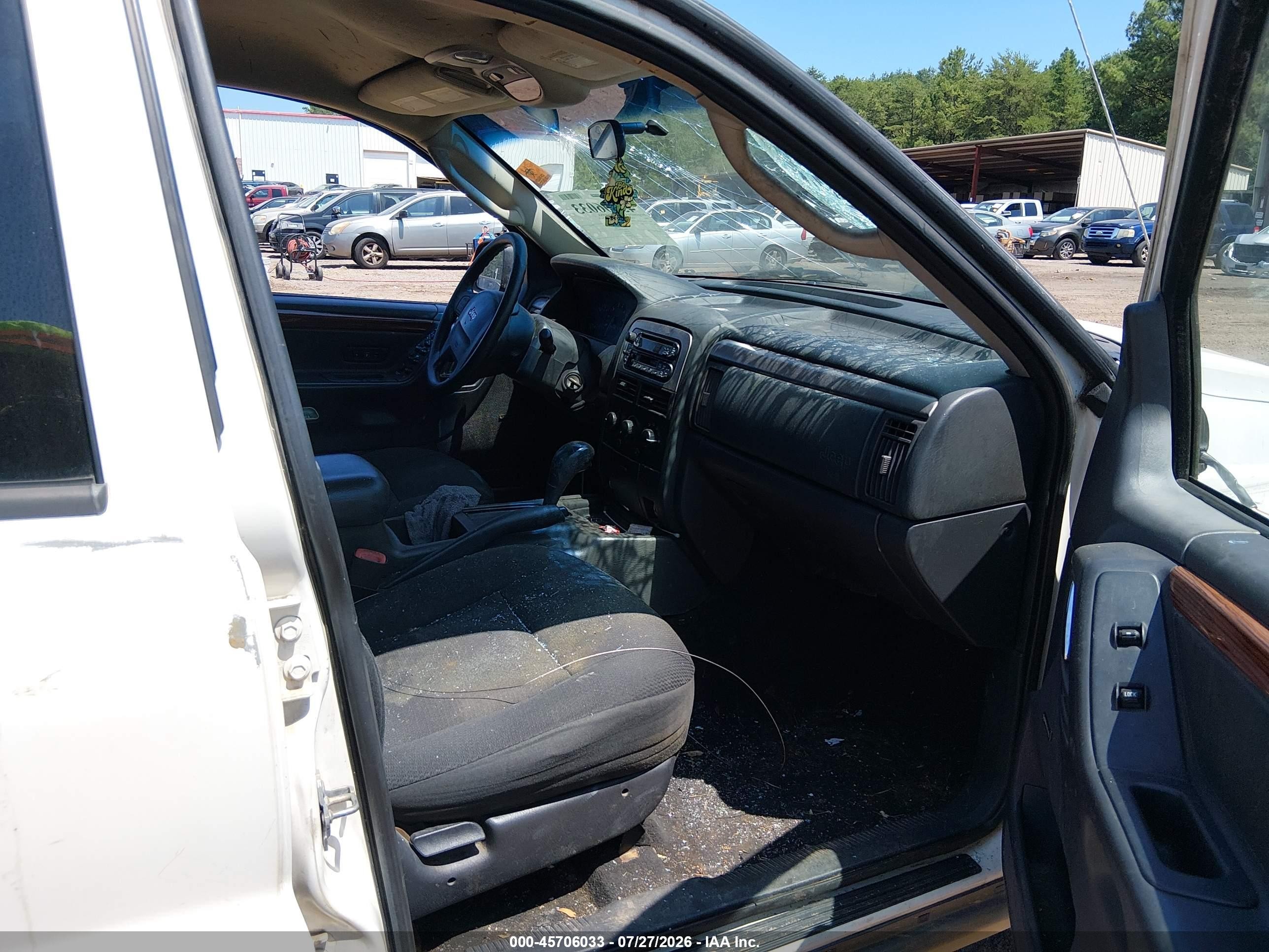 2002 Jeep Grand Cherokee Laredo White vin: 1J4GX48S52C115096