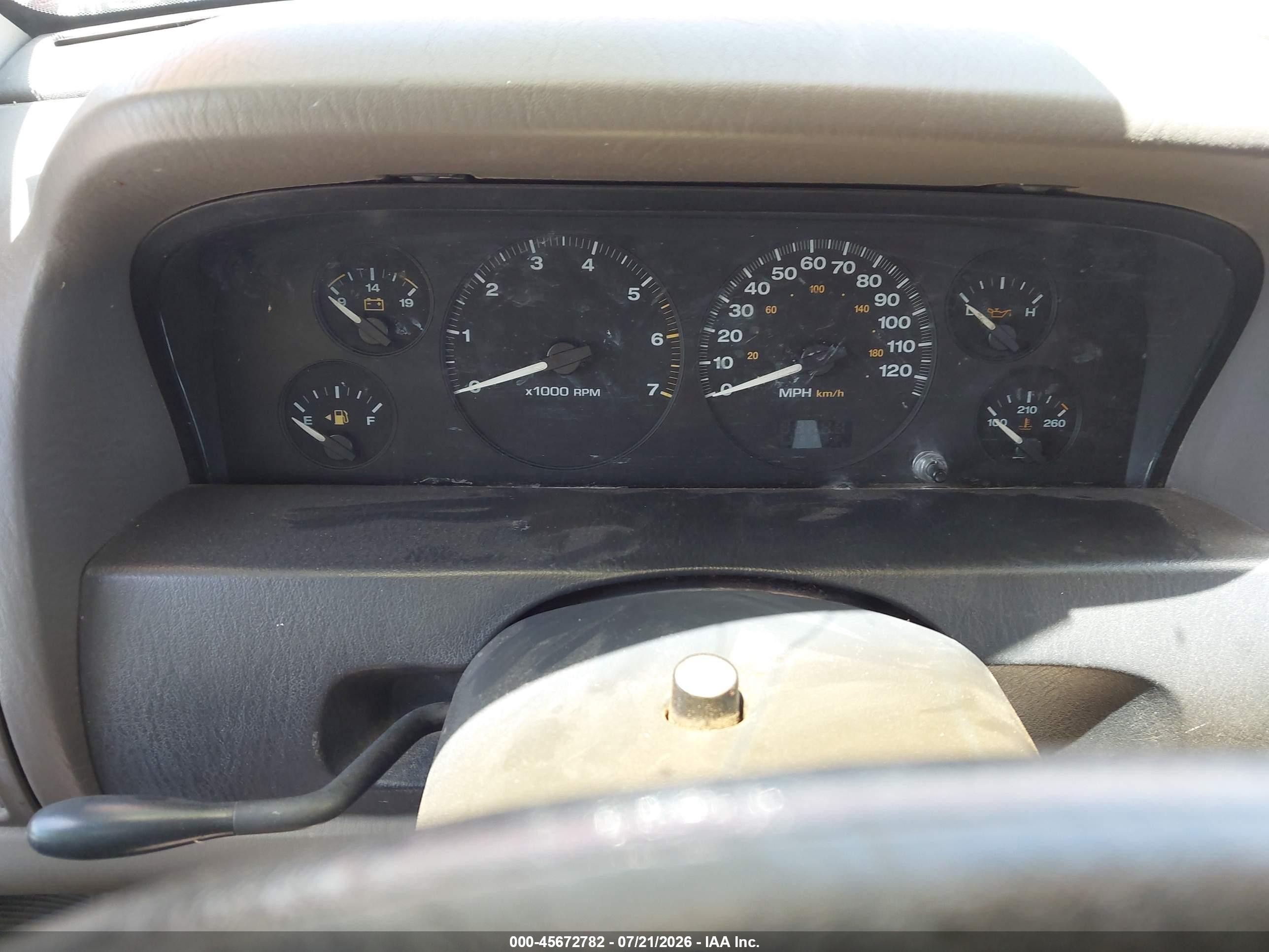 2002 Jeep Grand Cherokee Laredo Red vin: 1J4GX48S52C323401