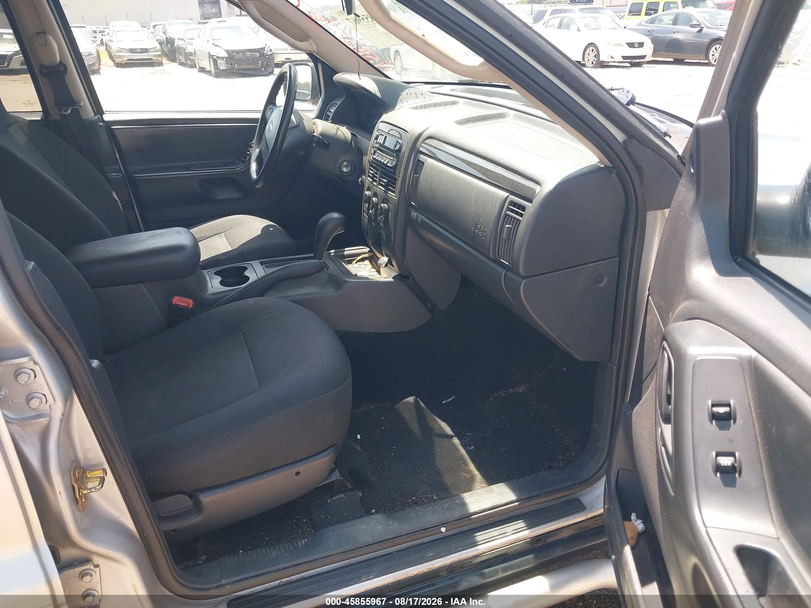 2004 Jeep Grand Cherokee Laredo Серебряный vin: 1J4GX48S84C152596