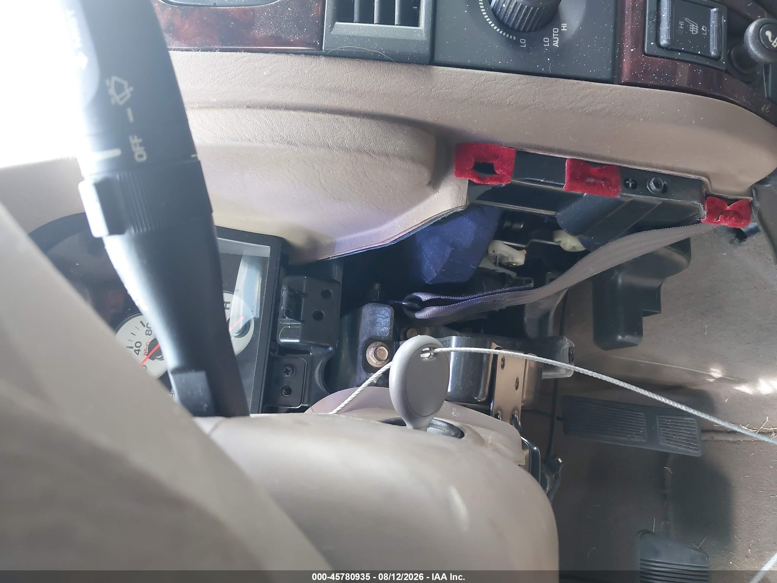 2001 Jeep Grand Cherokee Limited Белый vin: 1J4GX58N61C702762