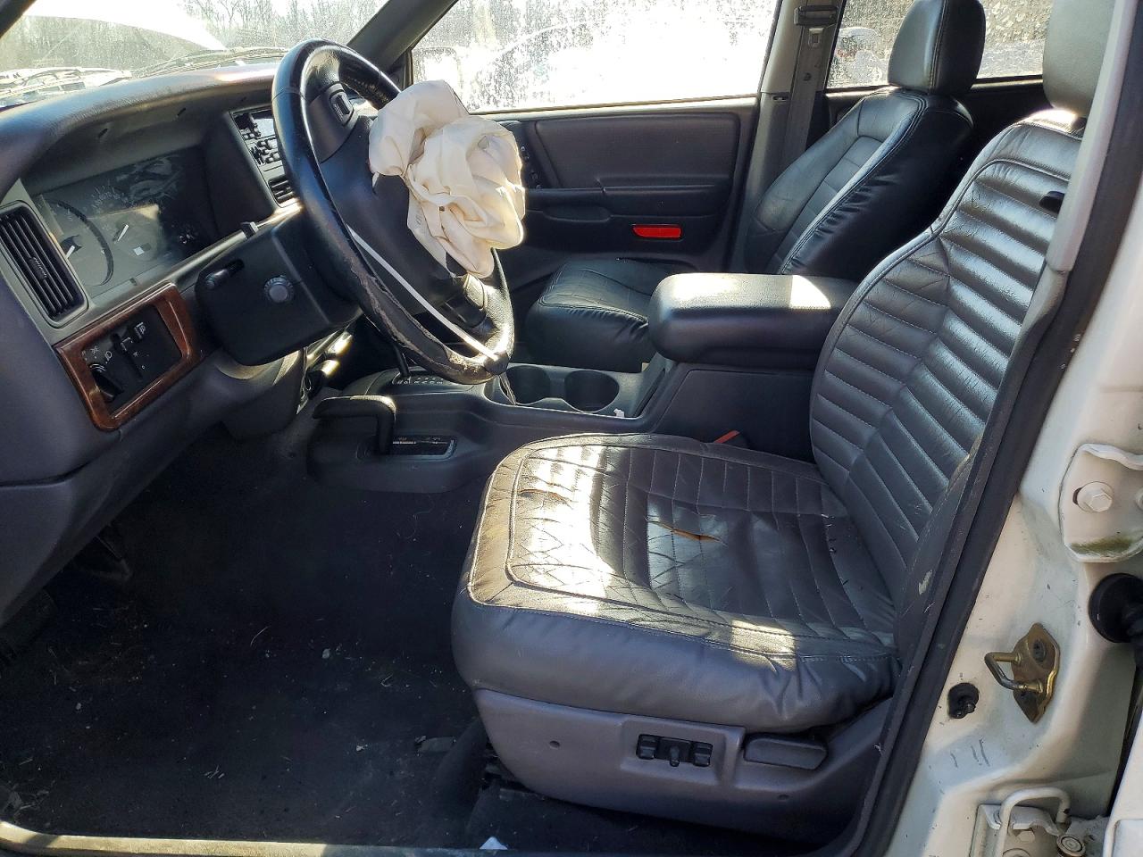 1998 Jeep Grand Cherokee Laredo White vin: 1J4GZ48S3WC341136