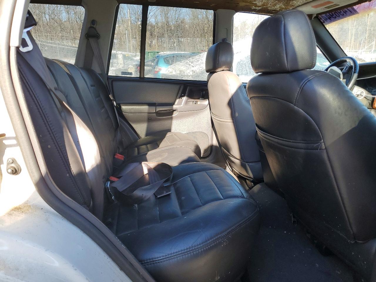 1998 Jeep Grand Cherokee Laredo White vin: 1J4GZ48S3WC341136