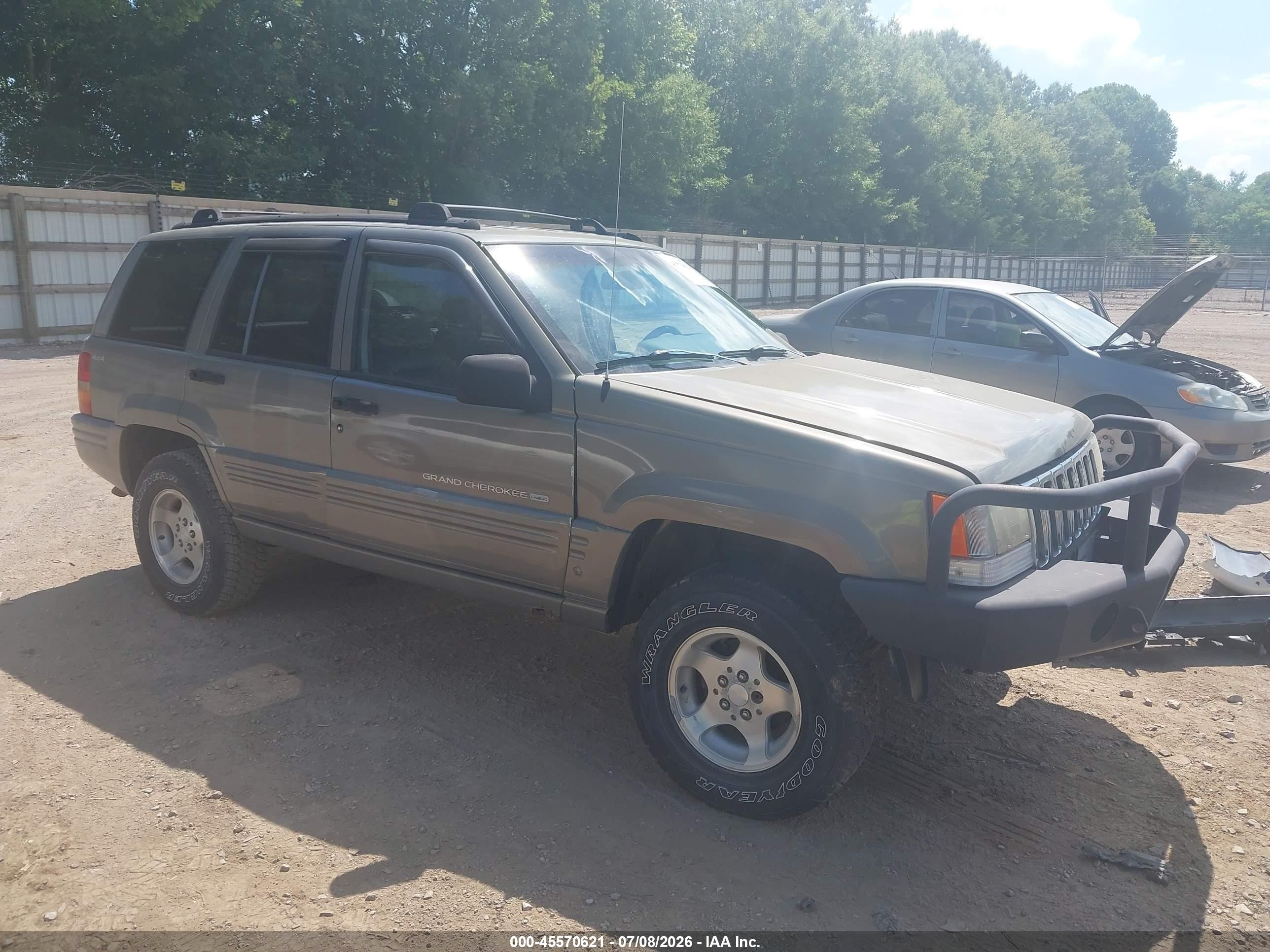 1998 Jeep Grand Cherokee Laredo Gray vin: 1J4GZ48S4WC203184