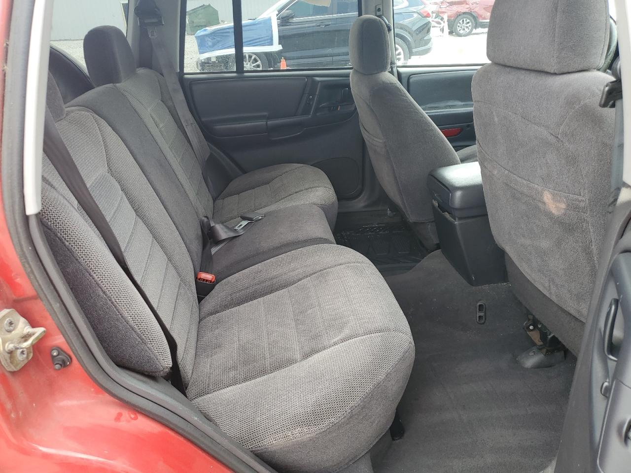 1998 Jeep Grand Cherokee Laredo Red vin: 1J4GZ48S6WC282812