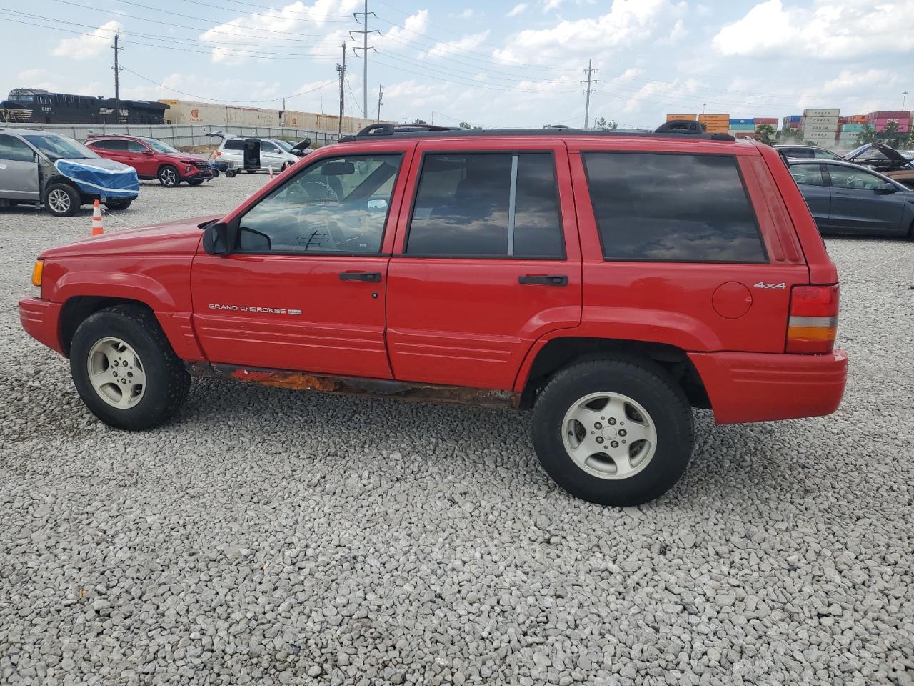 1998 Jeep Grand Cherokee Laredo Red vin: 1J4GZ48S6WC282812