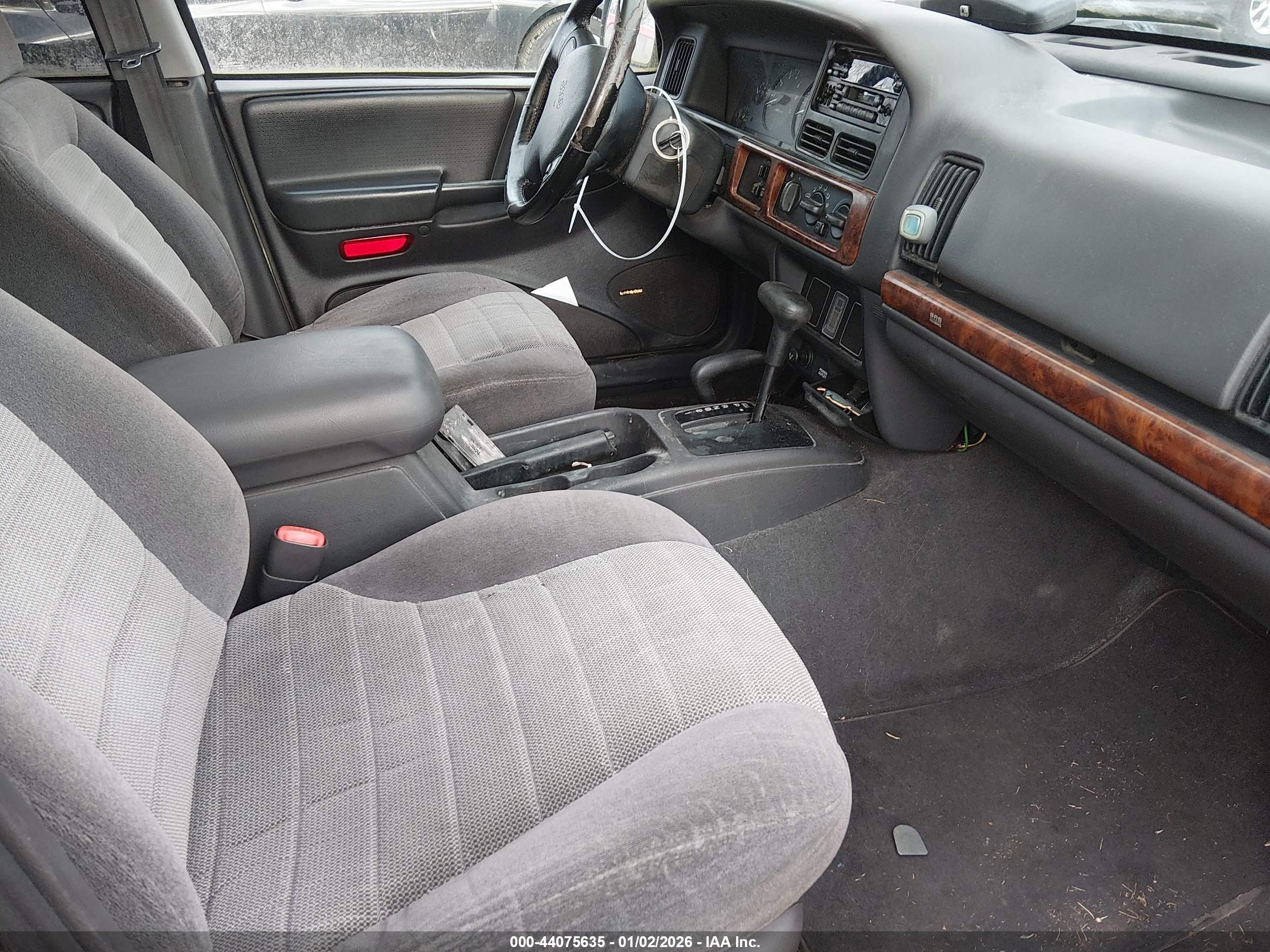 1998 Jeep Grand Cherokee Laredo Tan vin: 1J4GZ48Y0WC248854