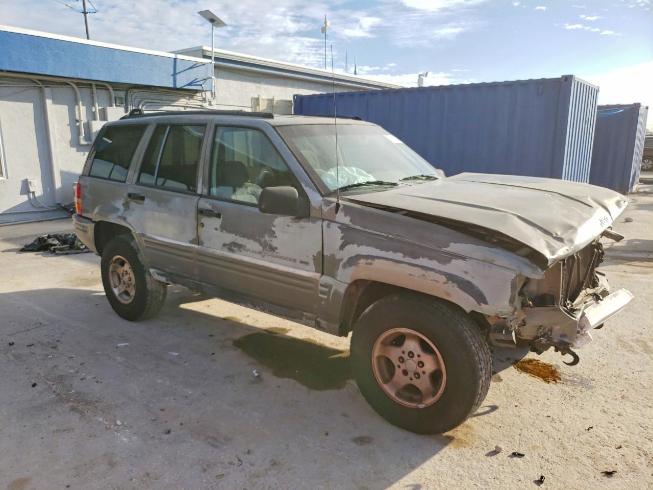 1998 Jeep Grand Cherokee Laredo Gray vin: 1J4GZ48Y1WC181391