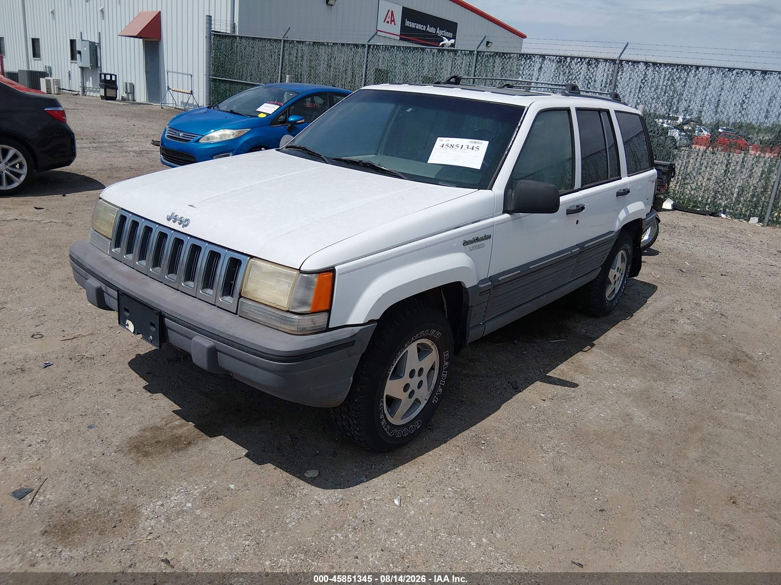 1995 Jeep Grand Cherokee Laredo Белый vin: 1J4GZ58S0SC617000