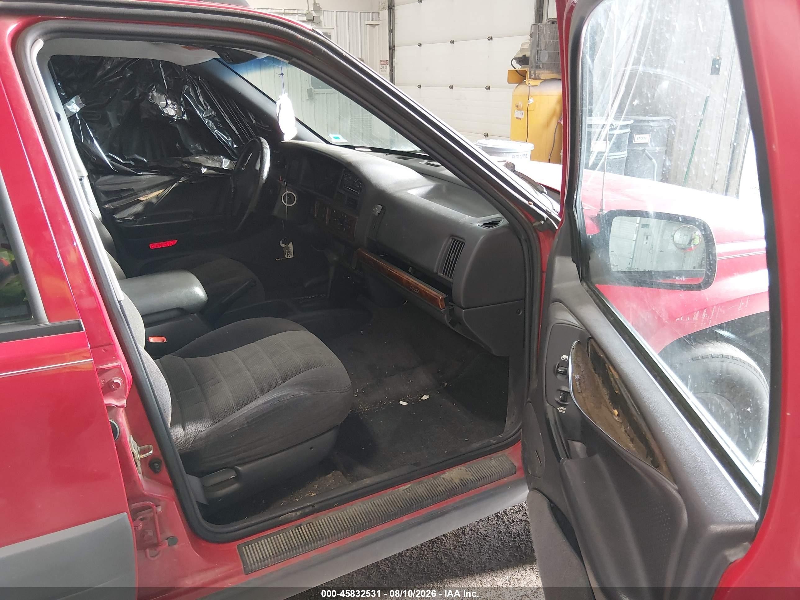 1996 Jeep Grand Cherokee Laredo Red vin: 1J4GZ58S0TC323078