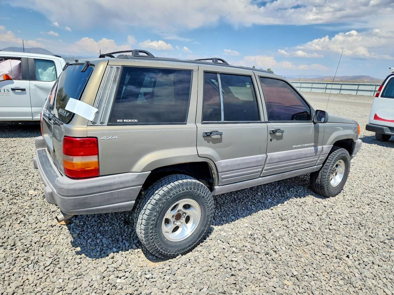 1998 Jeep Grand Cherokee Laredo Gold vin: 1J4GZ58S0WC351256