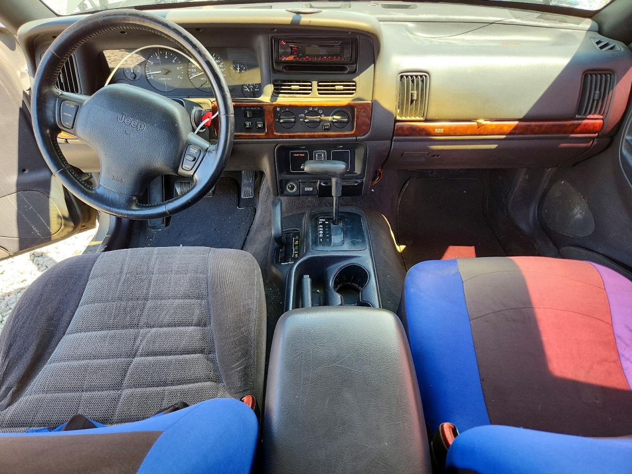 1998 Jeep Grand Cherokee Laredo Gold vin: 1J4GZ58S0WC351256