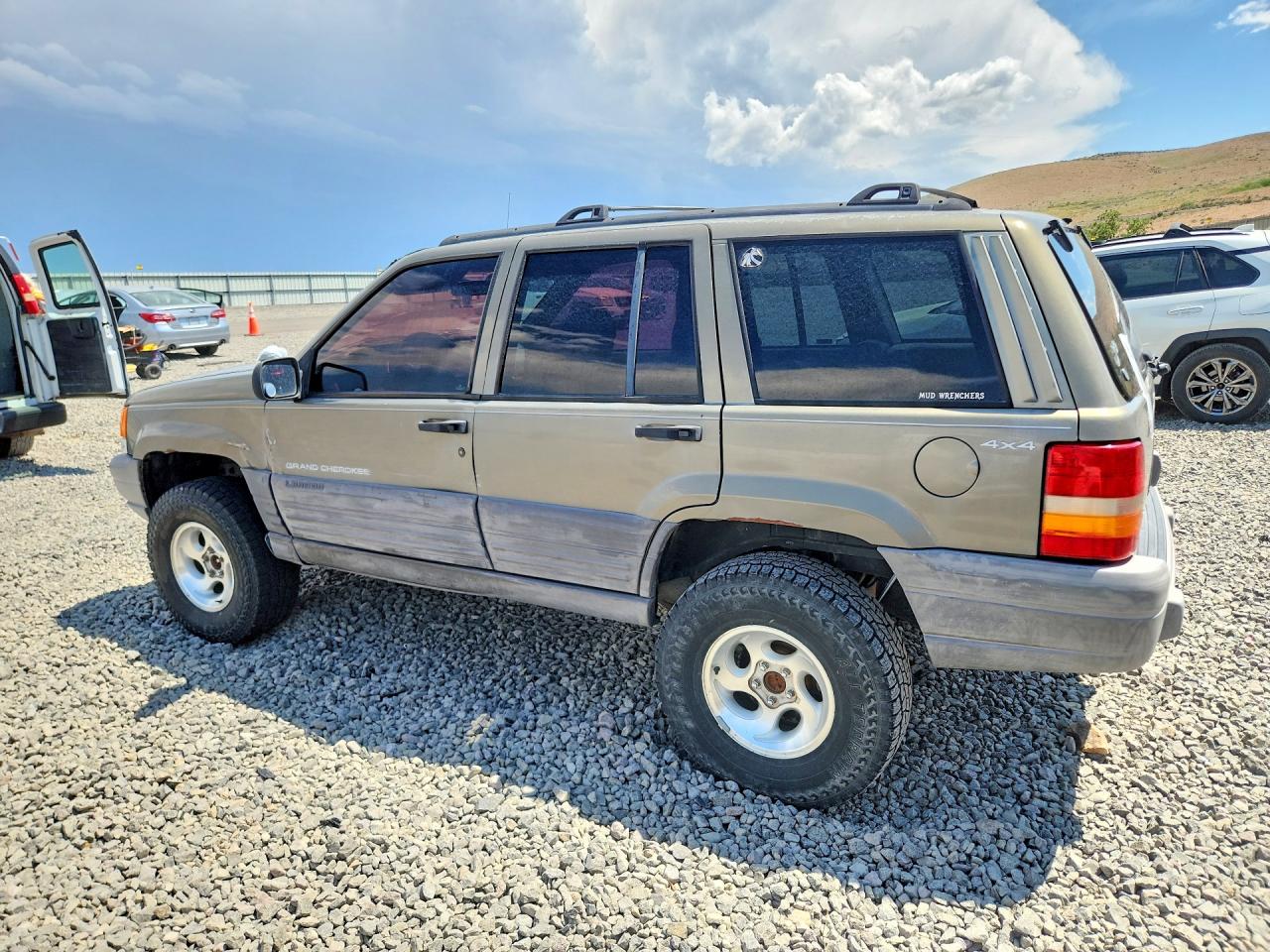 1998 Jeep Grand Cherokee Laredo Gold vin: 1J4GZ58S0WC351256