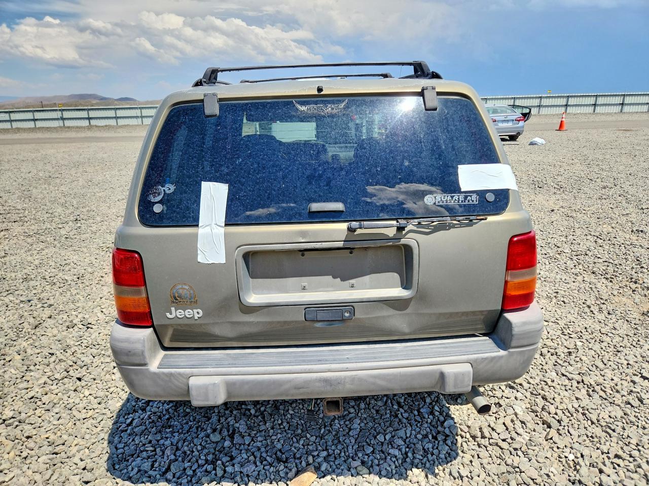 1998 Jeep Grand Cherokee Laredo Gold vin: 1J4GZ58S0WC351256