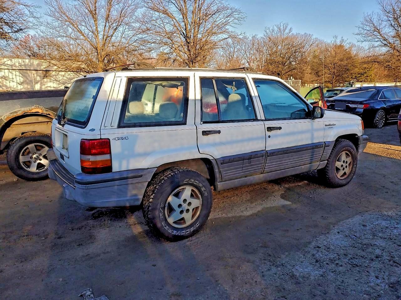 1994 Jeep Grand Cherokee Laredo Белый vin: 1J4GZ58S1RC153676