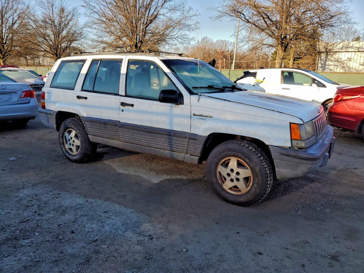 1994 Jeep Grand Cherokee Laredo Белый vin: 1J4GZ58S1RC153676