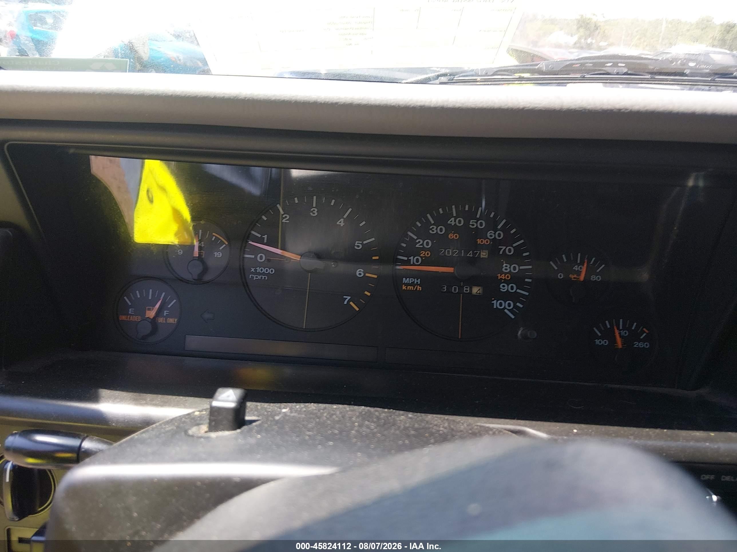1994 Jeep Grand Cherokee Laredo White vin: 1J4GZ58S1RC303964