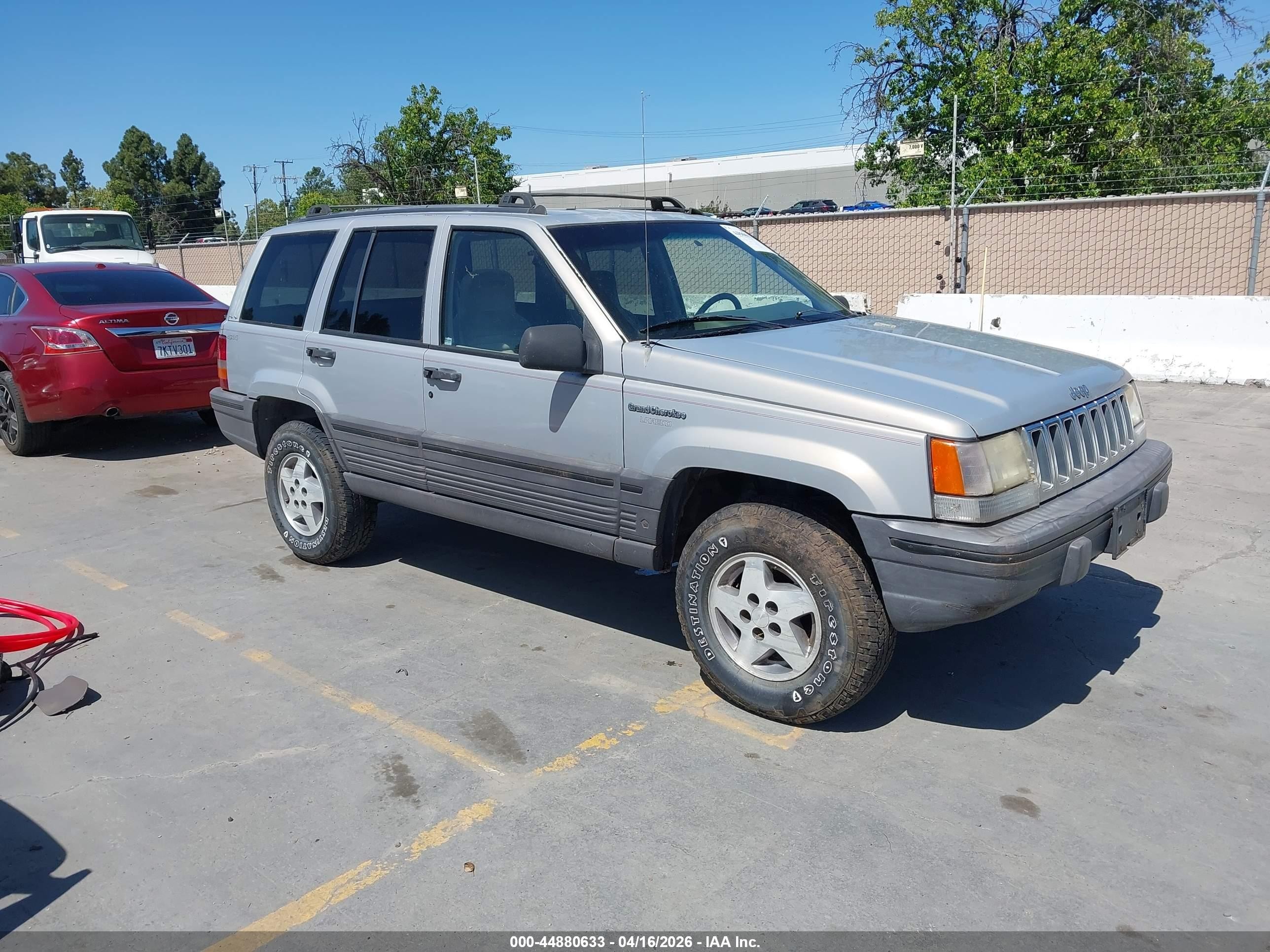 1995 Jeep Grand Cherokee Laredo Silver vin: 1J4GZ58S1SC699240