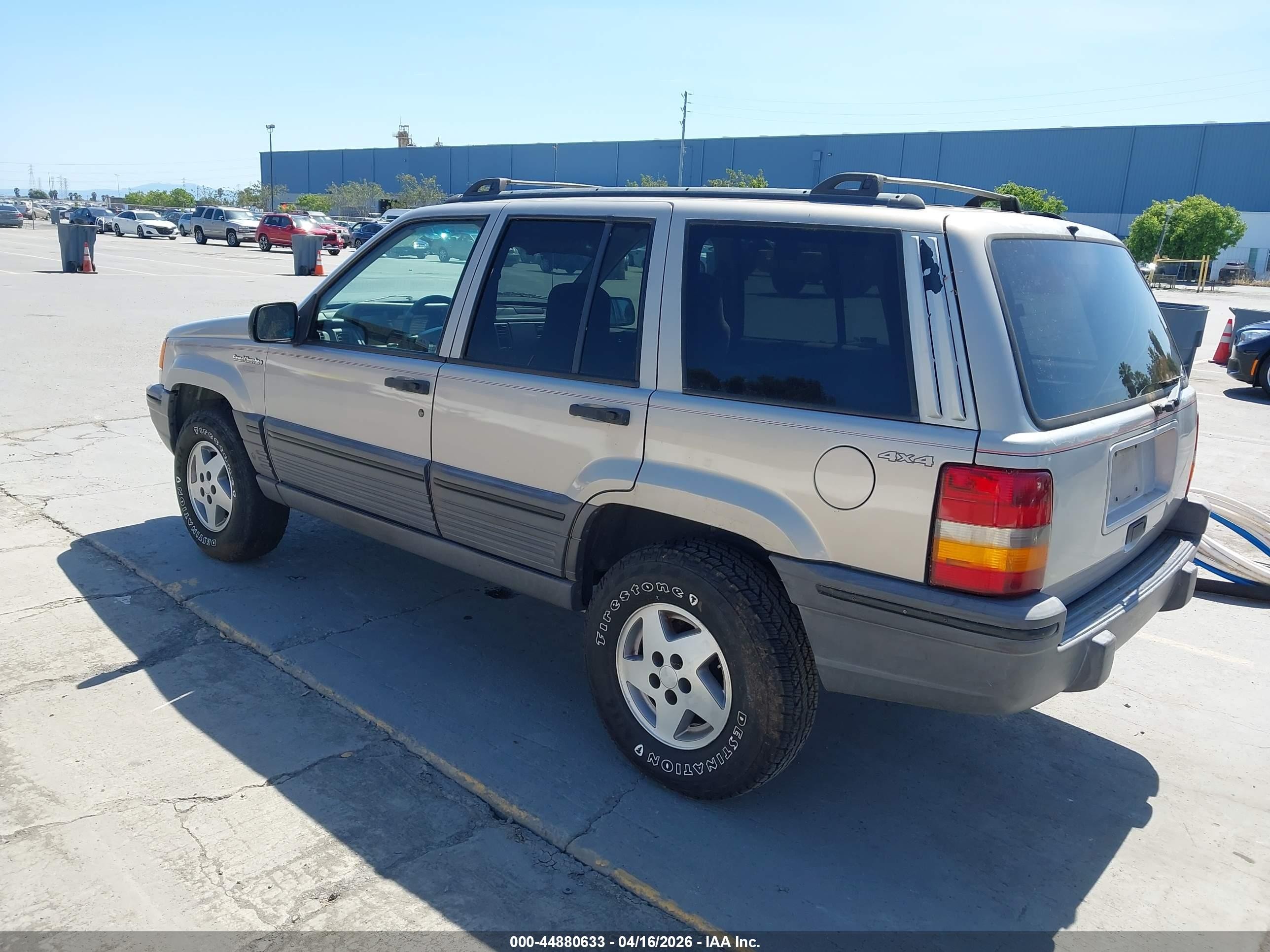 1995 Jeep Grand Cherokee Laredo Silver vin: 1J4GZ58S1SC699240