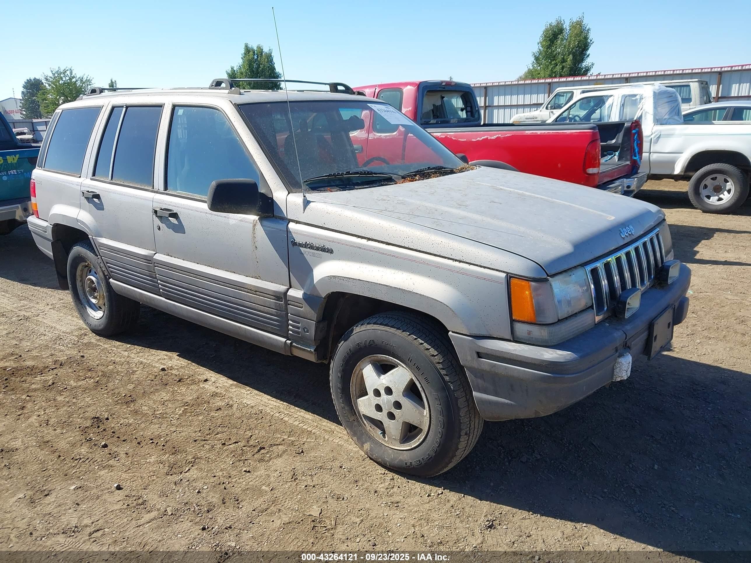 1995 Jeep Grand Cherokee Laredo Gray vin: 1J4GZ58S1SC755029