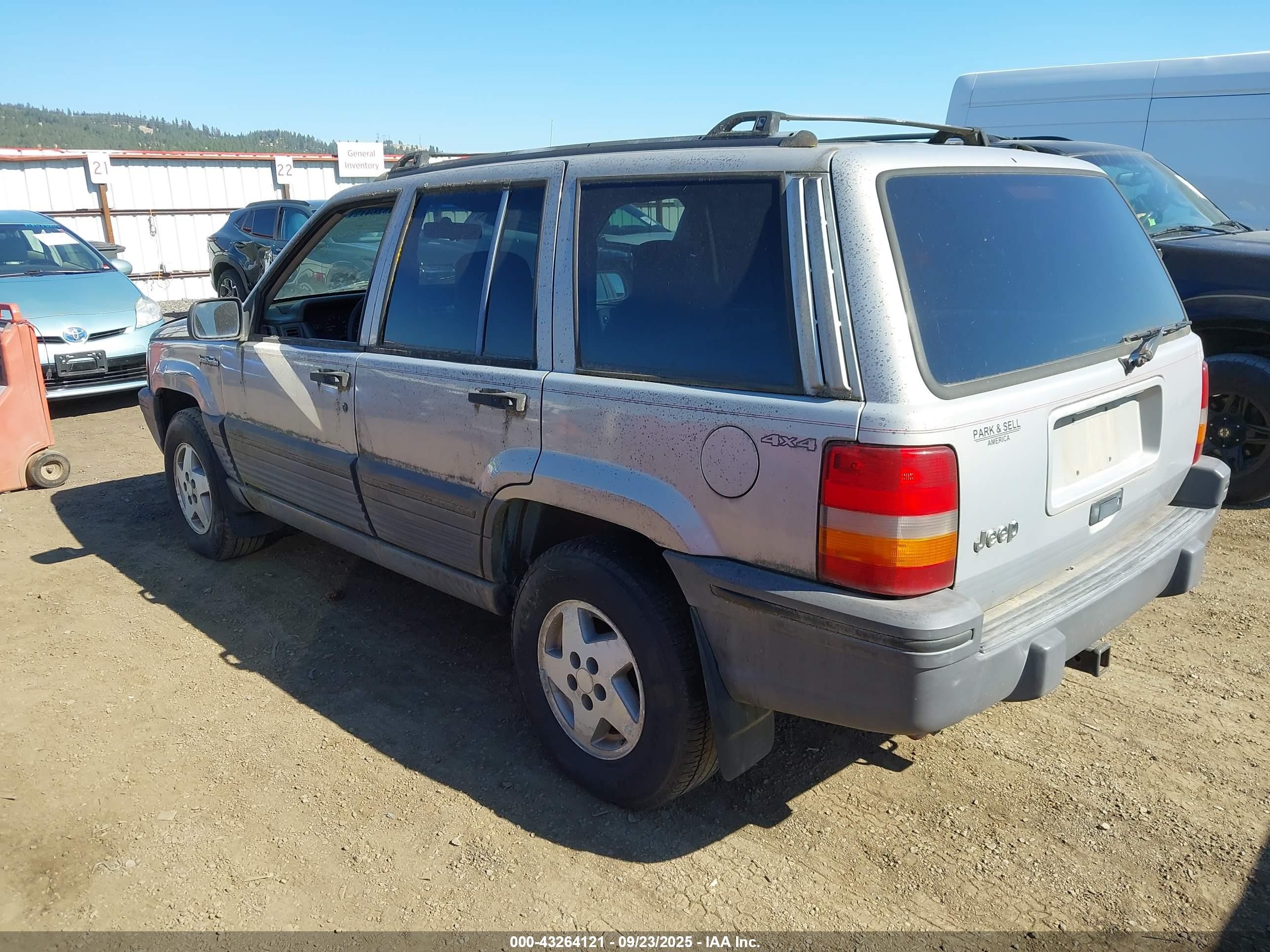 1995 Jeep Grand Cherokee Laredo Gray vin: 1J4GZ58S1SC755029