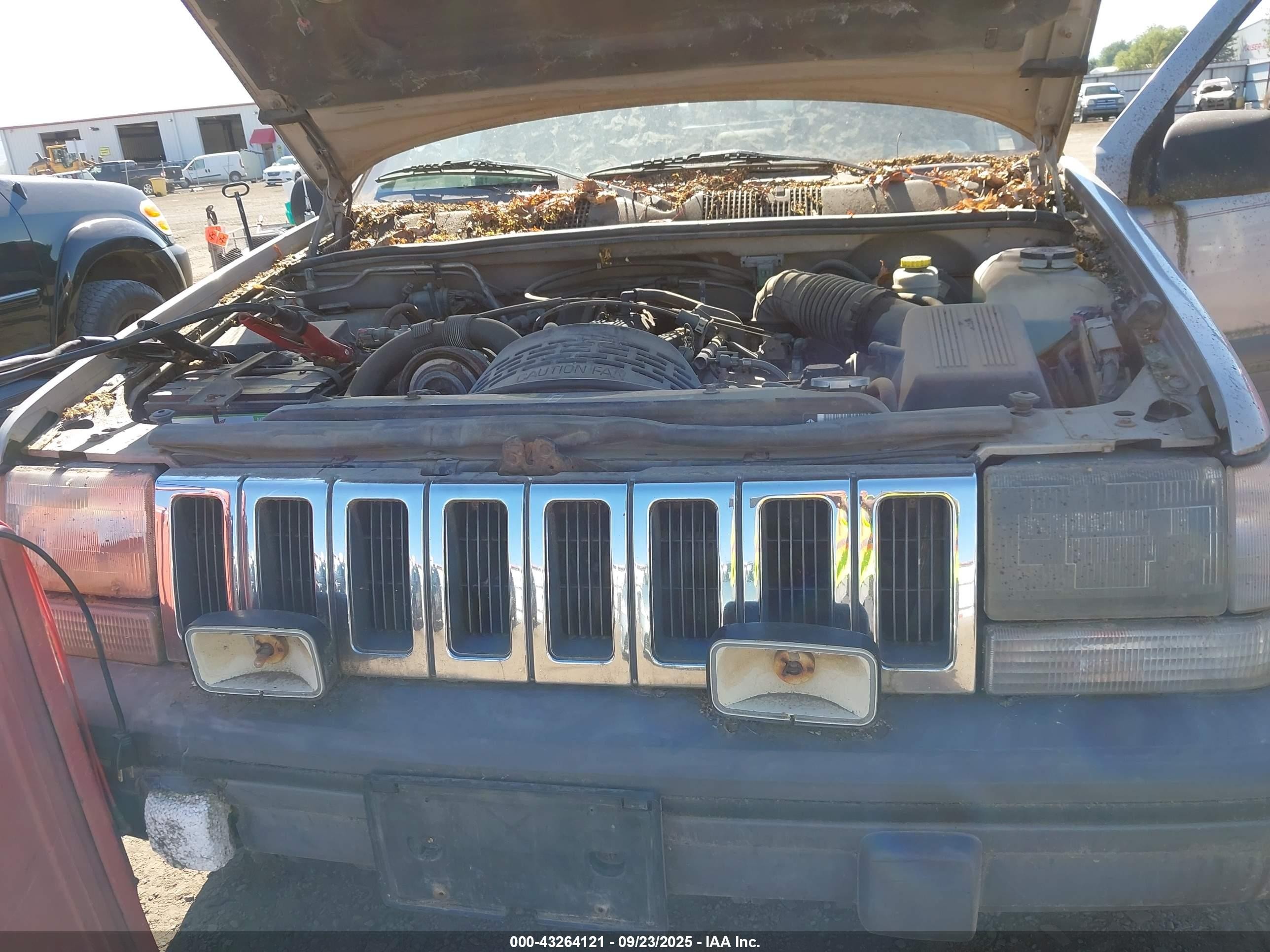 1995 Jeep Grand Cherokee Laredo Gray vin: 1J4GZ58S1SC755029