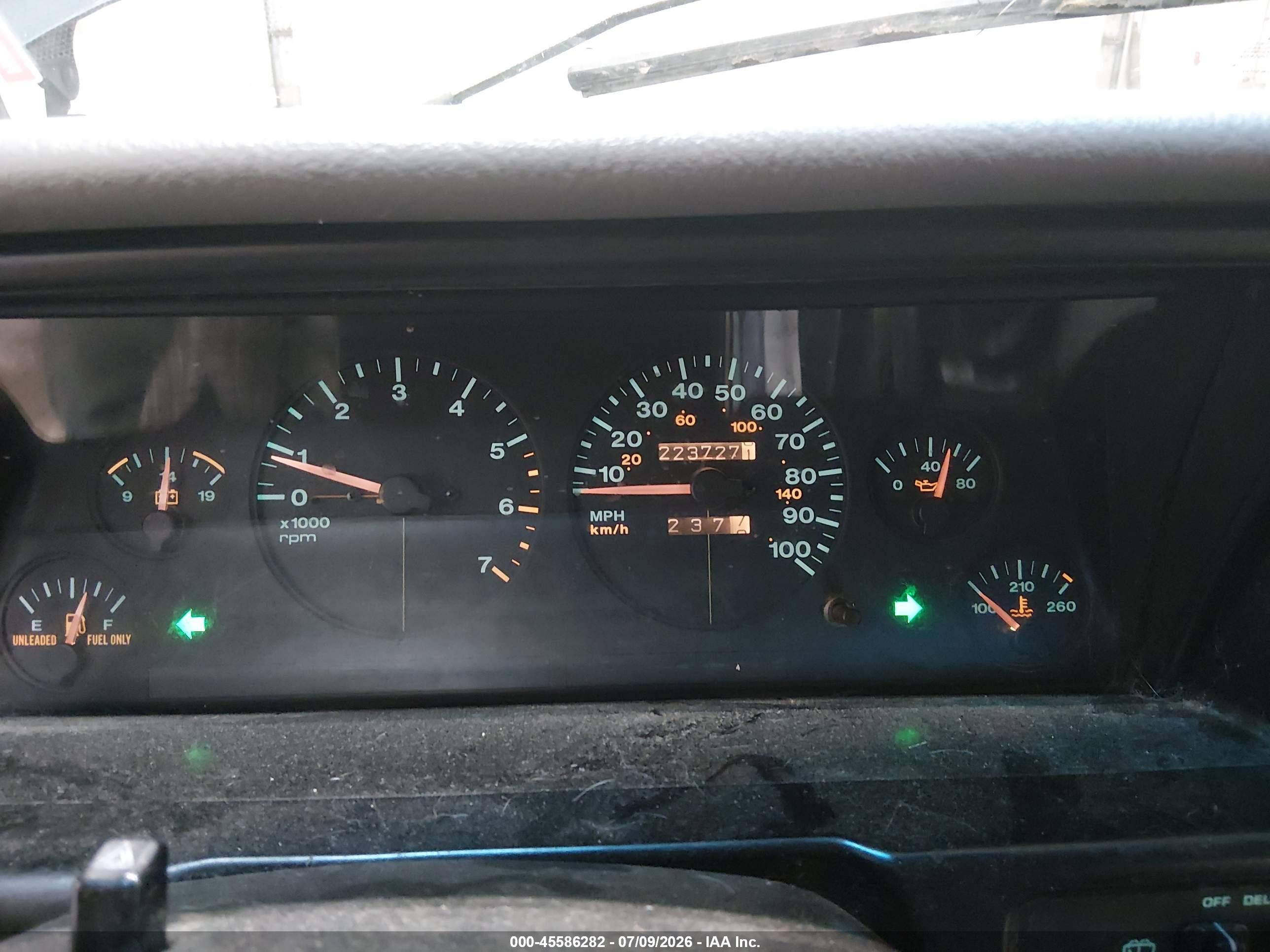 1993 Jeep Grand Cherokee Laredo Green vin: 1J4GZ58S2PC539276