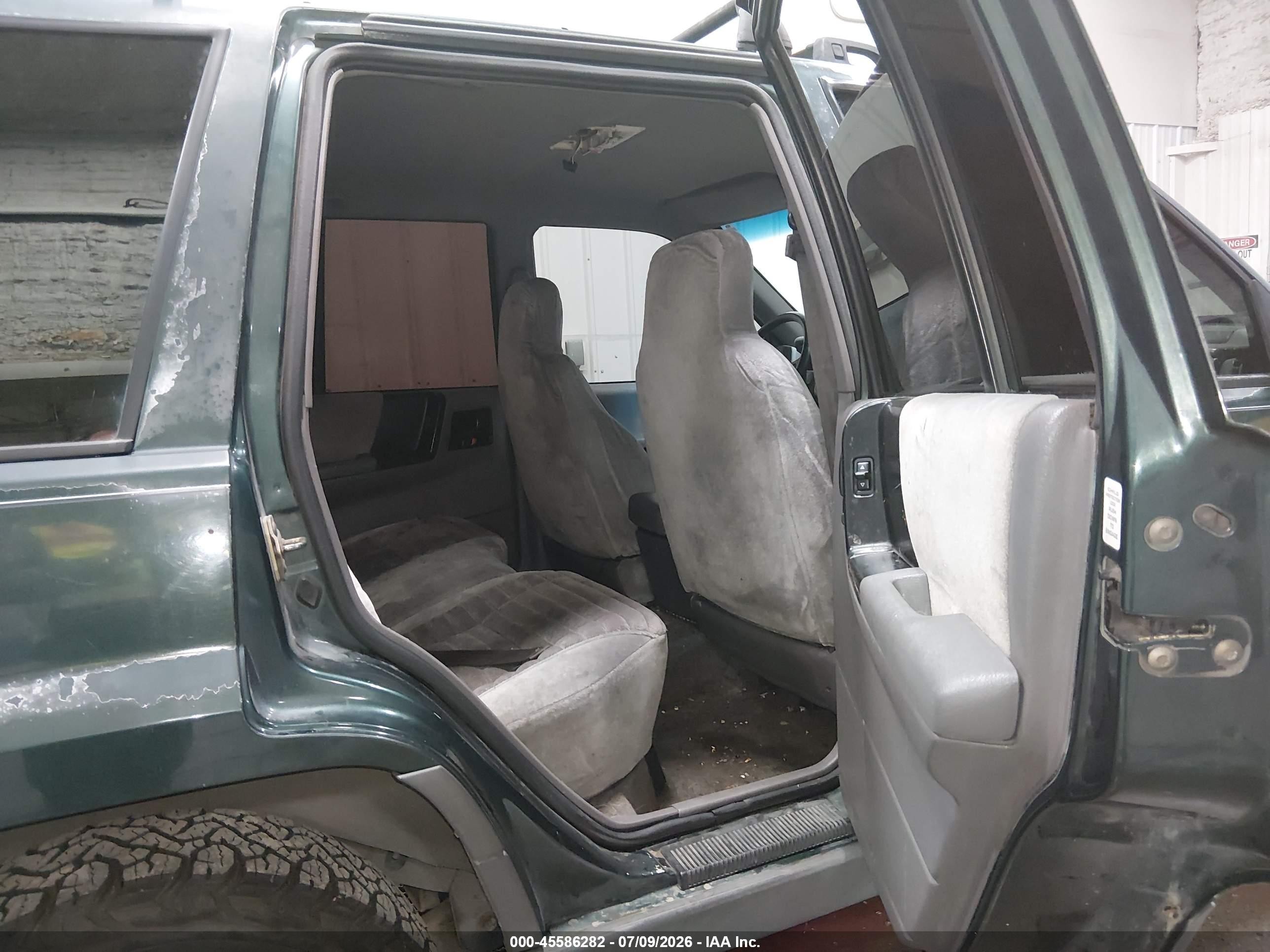 1993 Jeep Grand Cherokee Laredo Green vin: 1J4GZ58S2PC539276