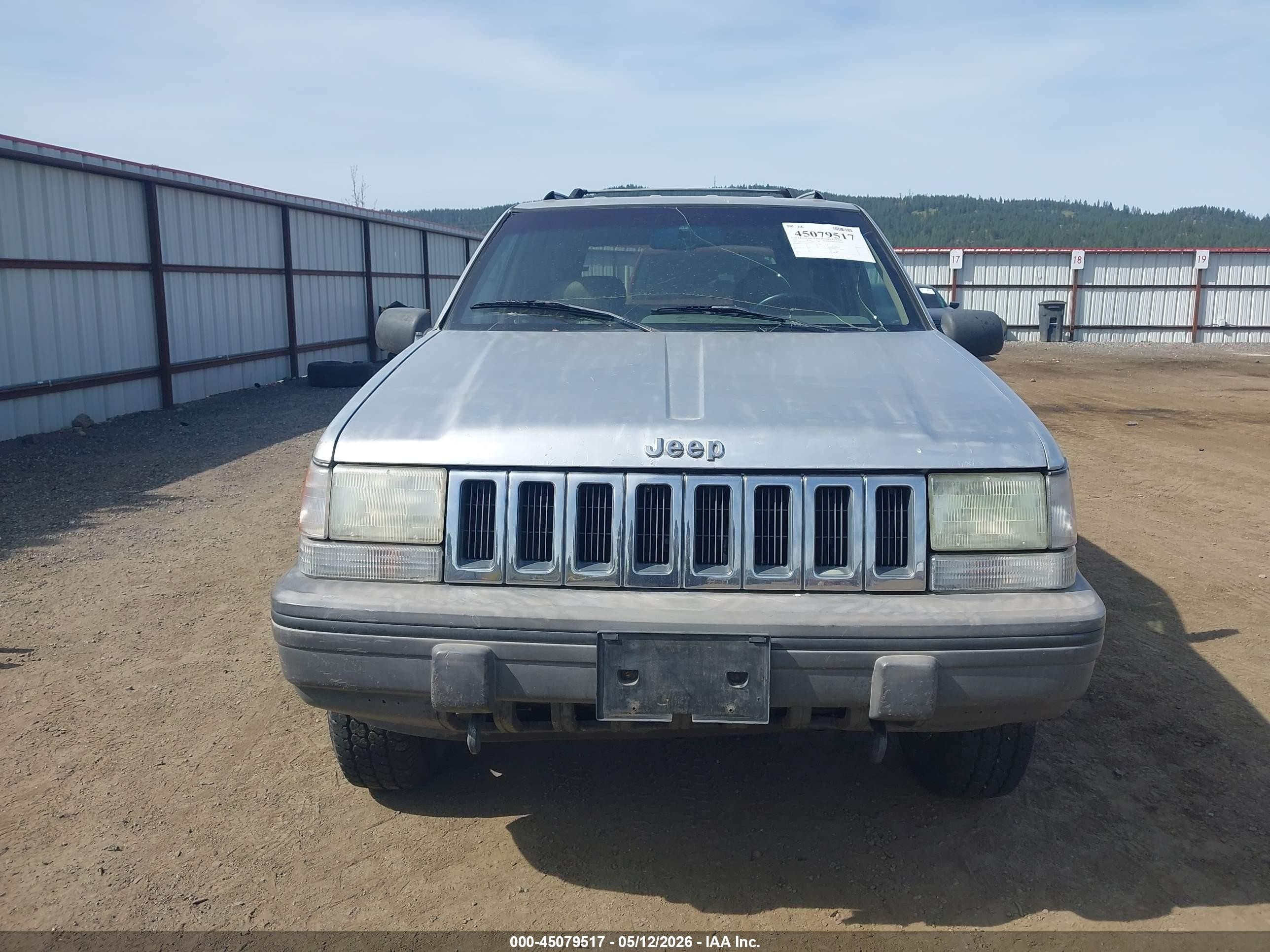 1995 Jeep Grand Cherokee Laredo Silver vin: 1J4GZ58S2SC602837