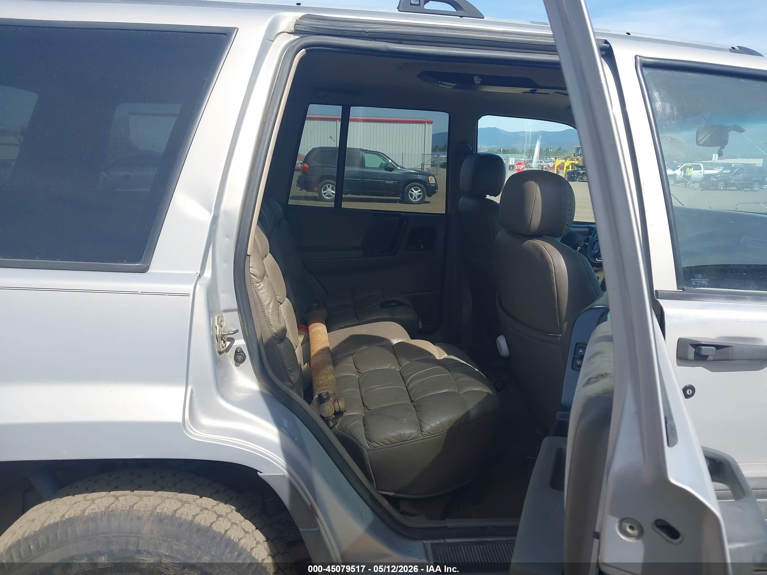 1995 Jeep Grand Cherokee Laredo Silver vin: 1J4GZ58S2SC602837