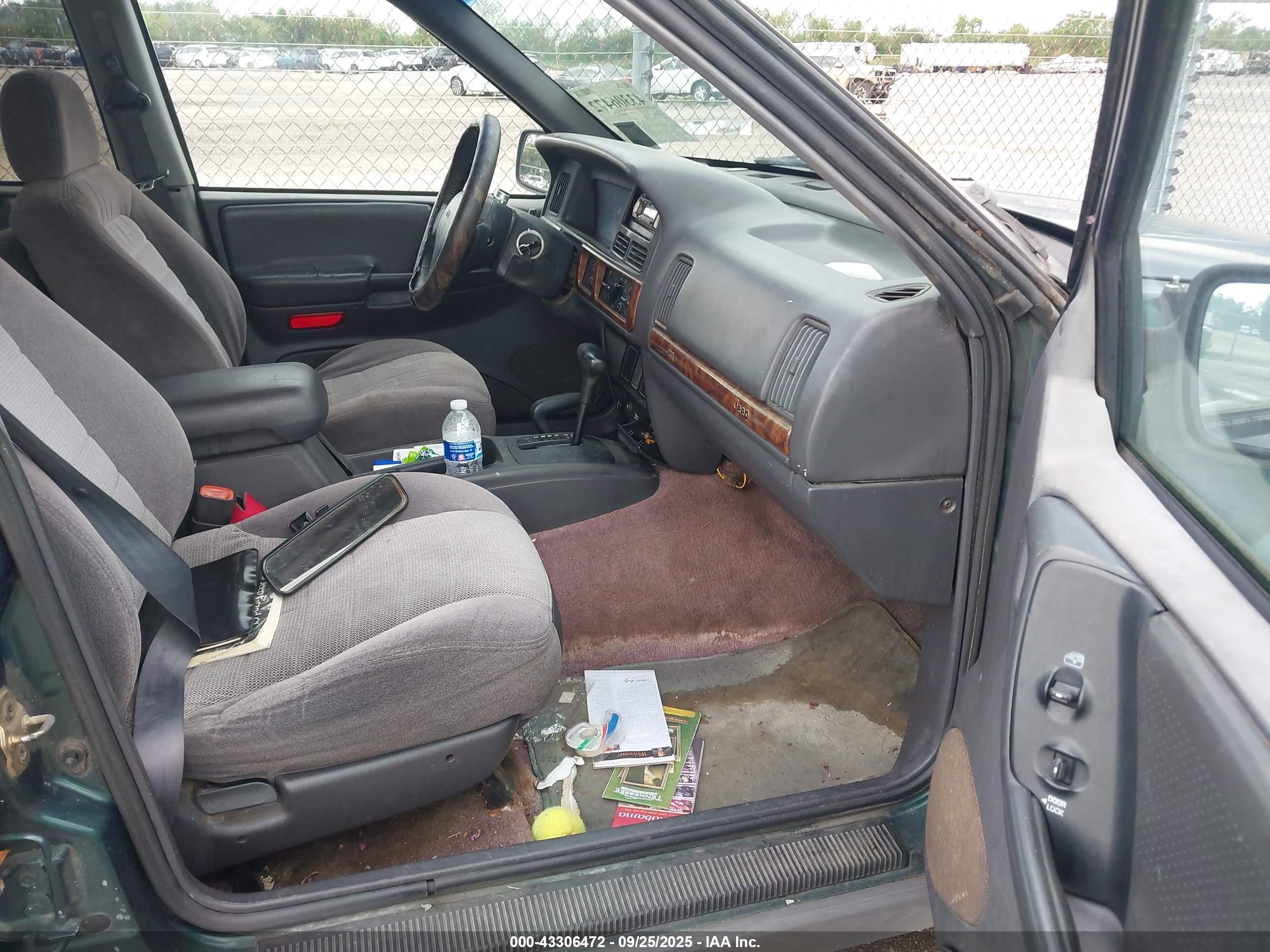 1996 Jeep Grand Cherokee Laredo Green vin: 1J4GZ58S2TC276121